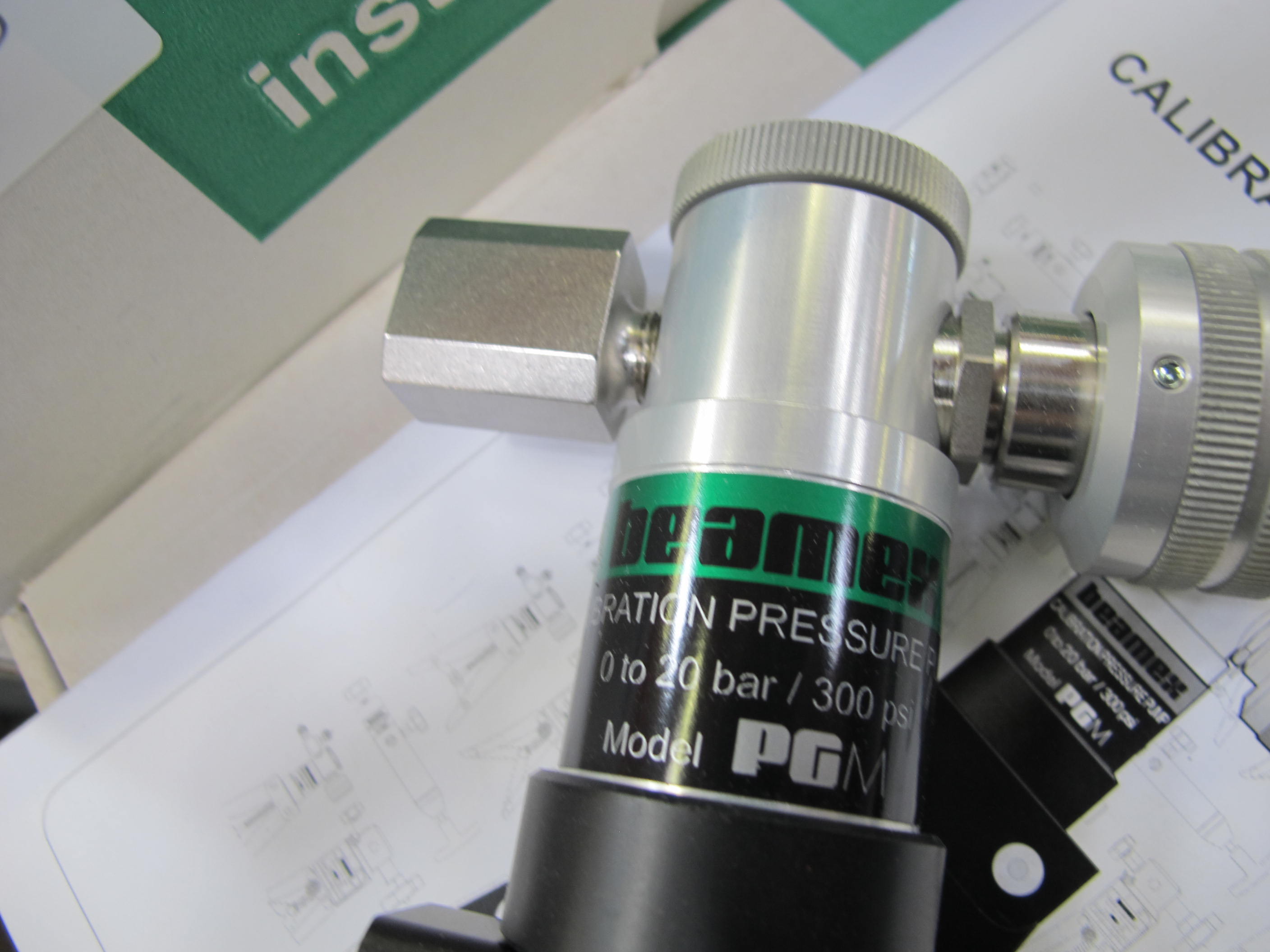 (3) NEW IN BOX! (2)  BEAMEX CALIBRATION PRESSURE PUMPS, MODEL PGM, (3) BEAMEX VACUUM PUMPS-2164