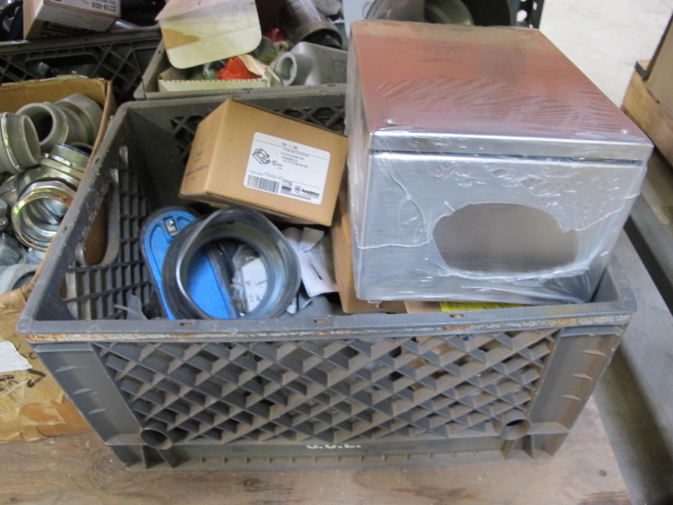 LOT TO INCLUDE: APPLETON CONDUIT CONNECTORS, ELECTRICAL ENCLOSURES, PLASTIC AND RUBBER FITTINGS-2176