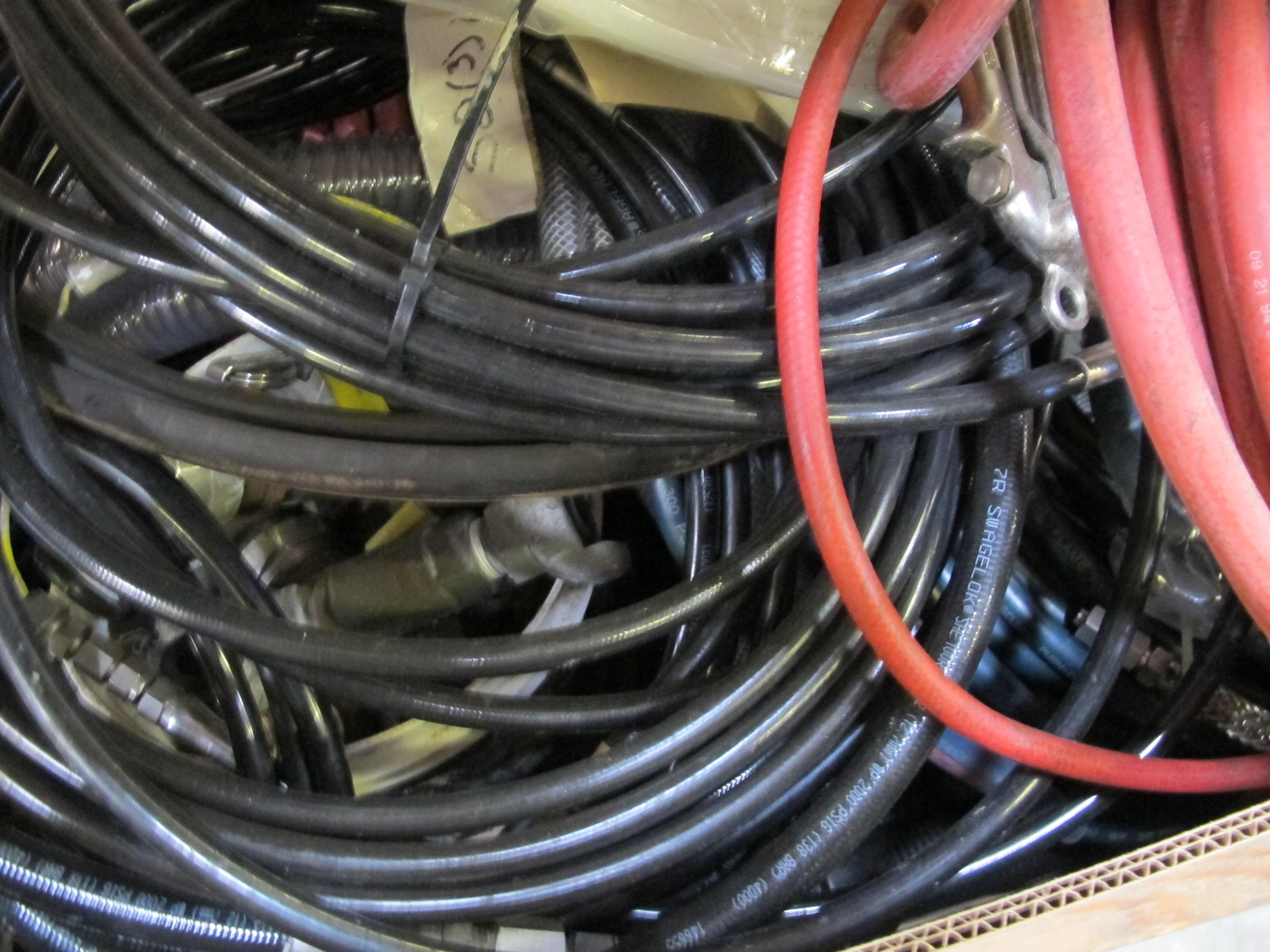 LOT TO INCLUDE: PALL CORPORATION LMO4S - 1/2, FILTER HOUSING, MODEL T910057-00, MISC. HYDRAULIC HOSING AND FITTINGS-2177