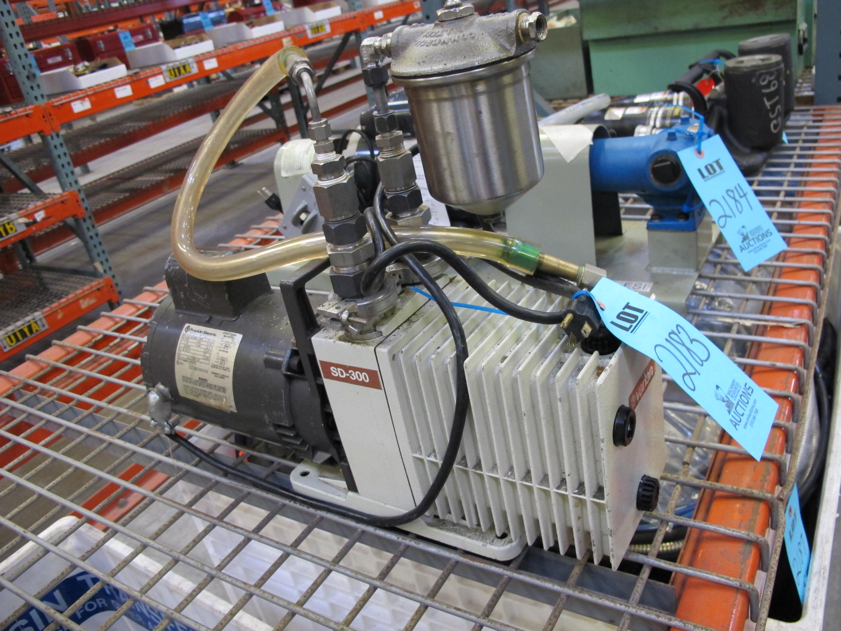 VARIAN SD-300 DUAL STAGE ROTARY VANE MECHANICAL VACUUM PUMP WITH FULFLO FILTER-2183