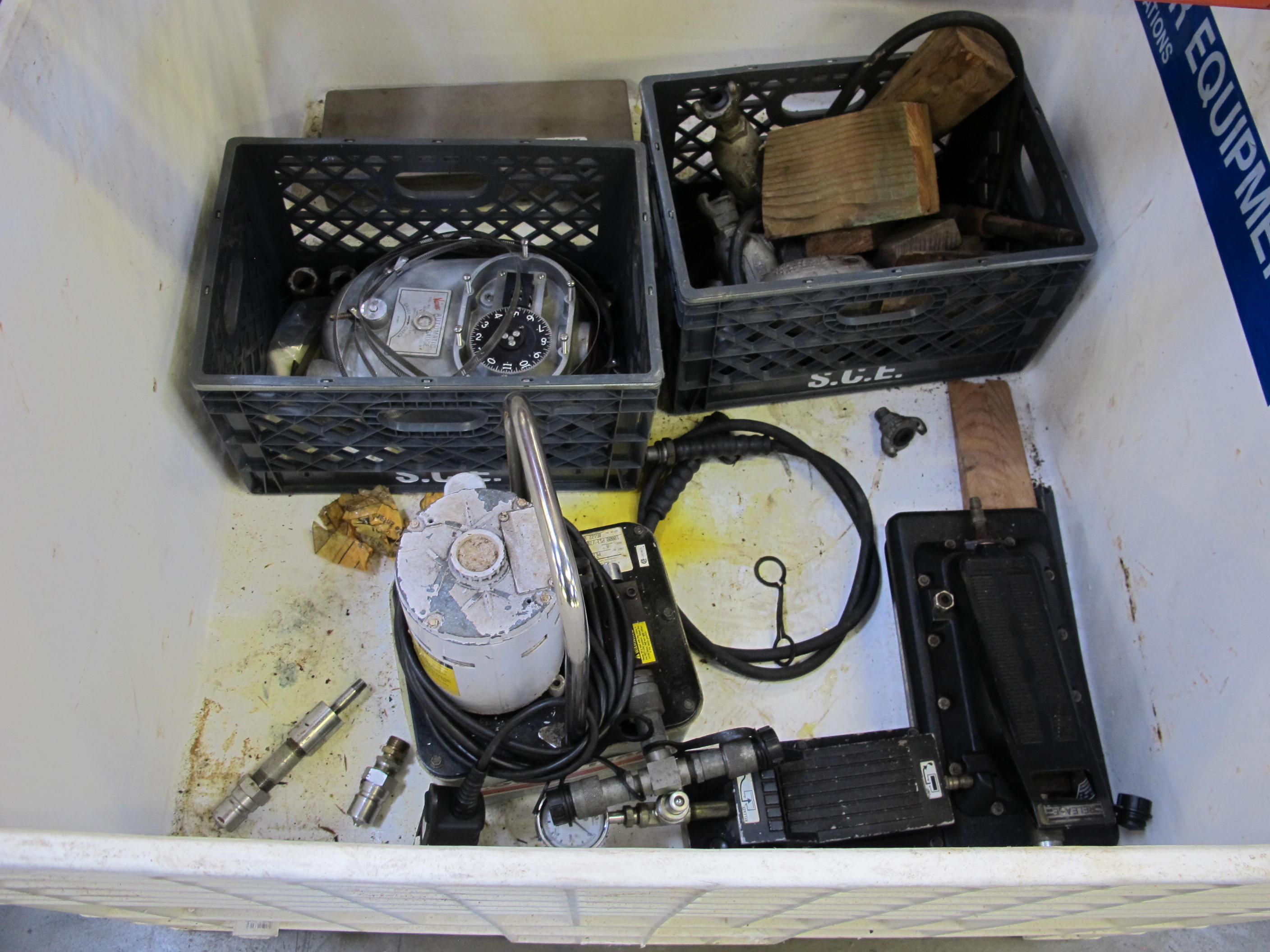 LOT TO INCLUDE: (1) ENERPAC TURBO 2, (1) POWER TEAM HYDRAULIC PUMP, MODEL PE172, 10000 PSI, (1) VAREC AUTOMATIC TANK GAUGE, (1 CRATE) MISC. PARTS-2186