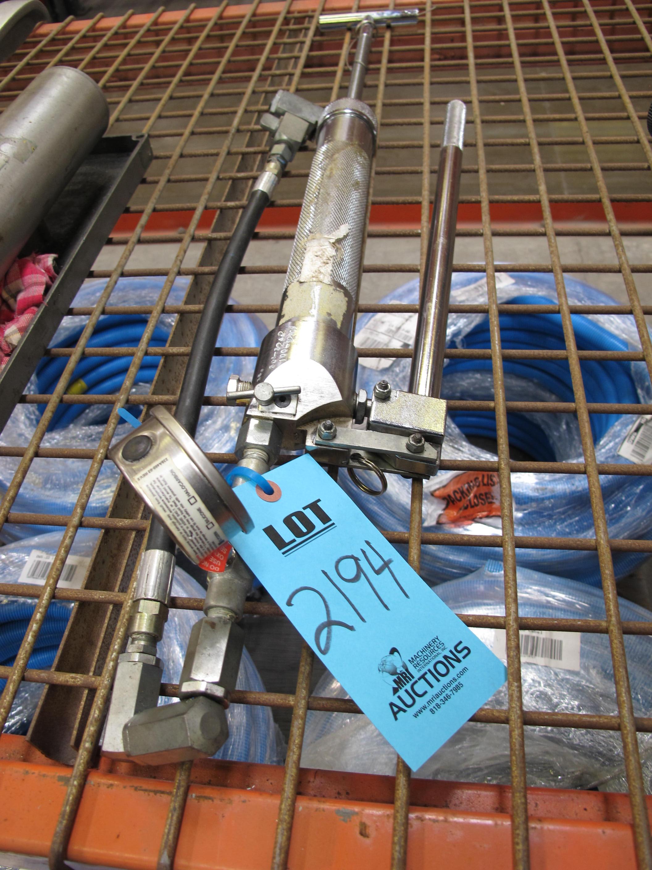 PRESSURE PUMP WITH GAUGE-2194