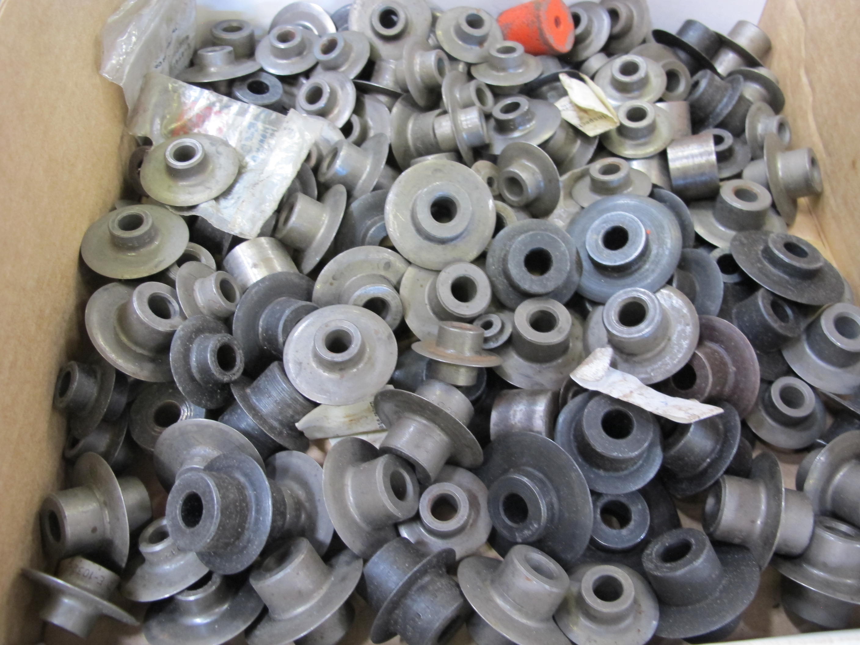 MISC. BLADE ATTACHMENTS FOR PIPE CUTTERS, VARIED SIZES-2250