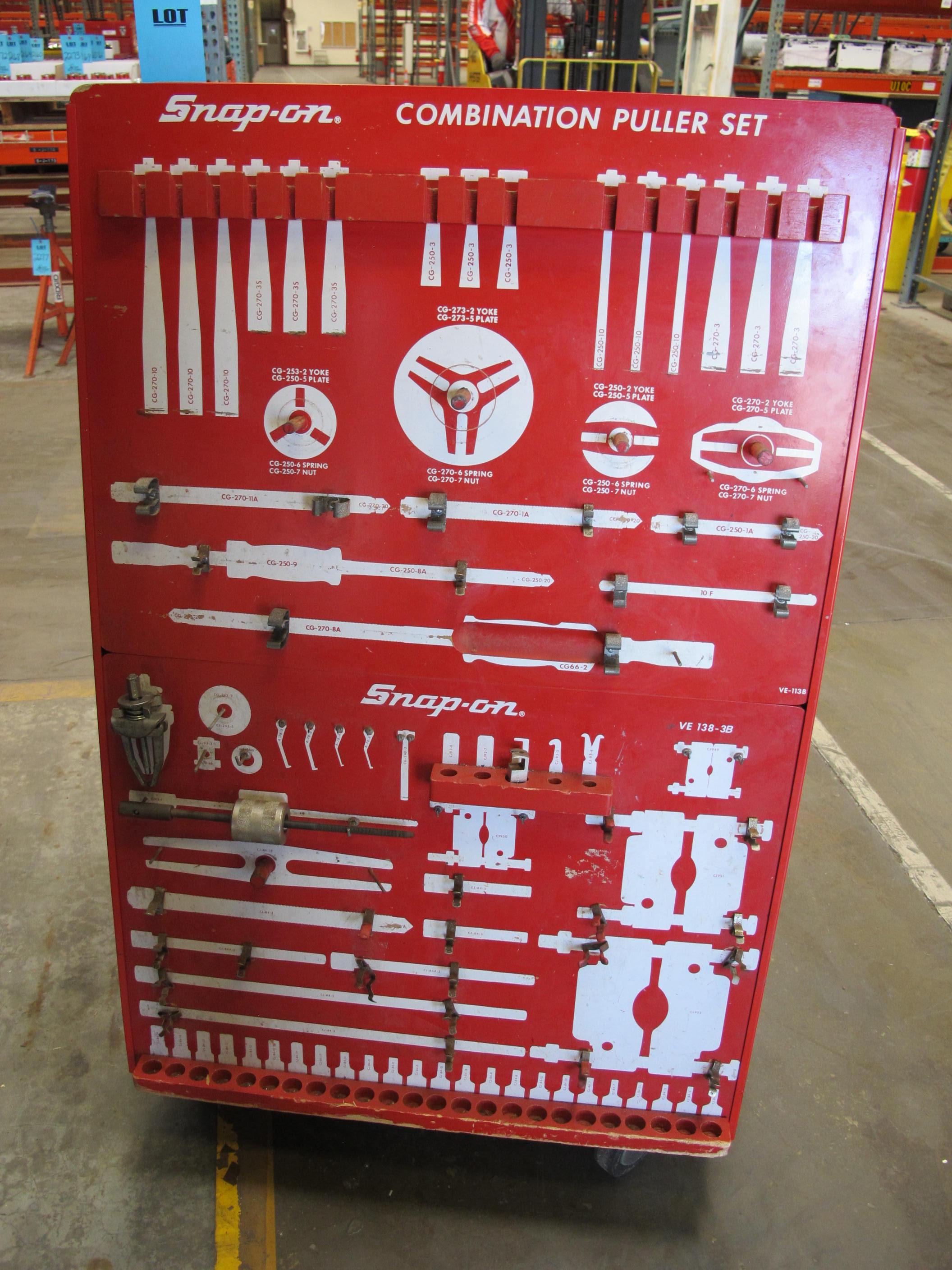 SNAP ON TOOL CONTROL BOARD WITH MISC. PULLERS, MODEL NUMBER VE 138-1B-2309