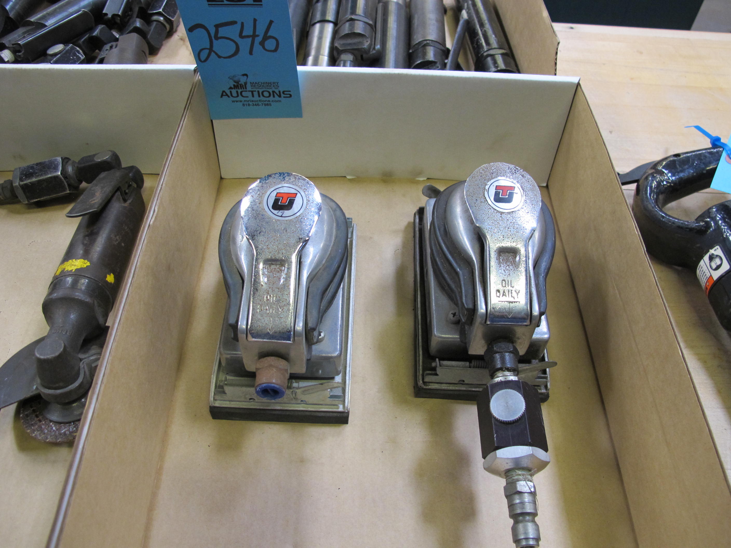 (2) UNIVERSAL TOOL JITTERBUG SANDERS, MODEL NUMBER UT8792-2546