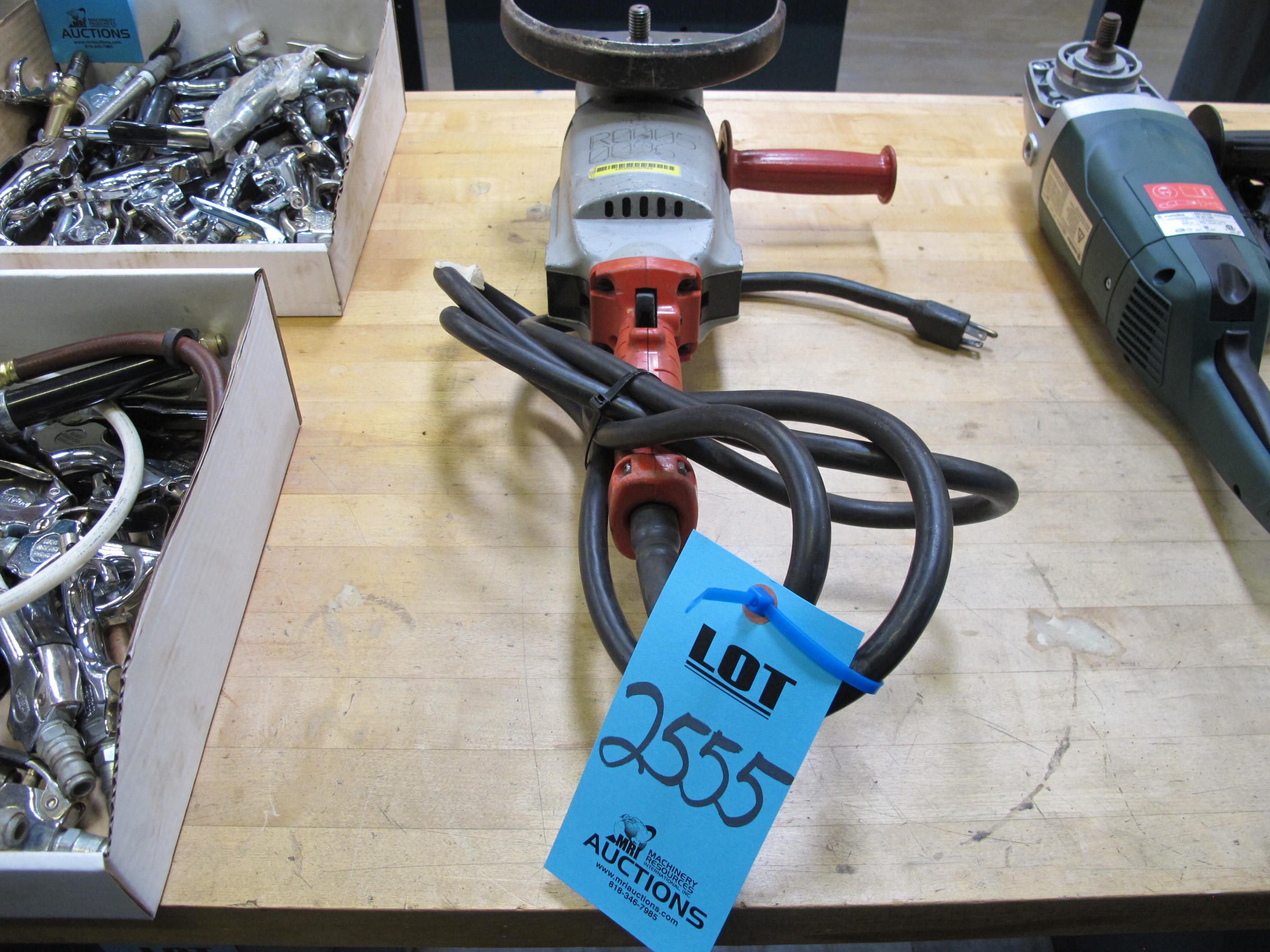 MILWAUKEE HEAVY DUTY GRINDER, MODEL NUMBER 6068-2555