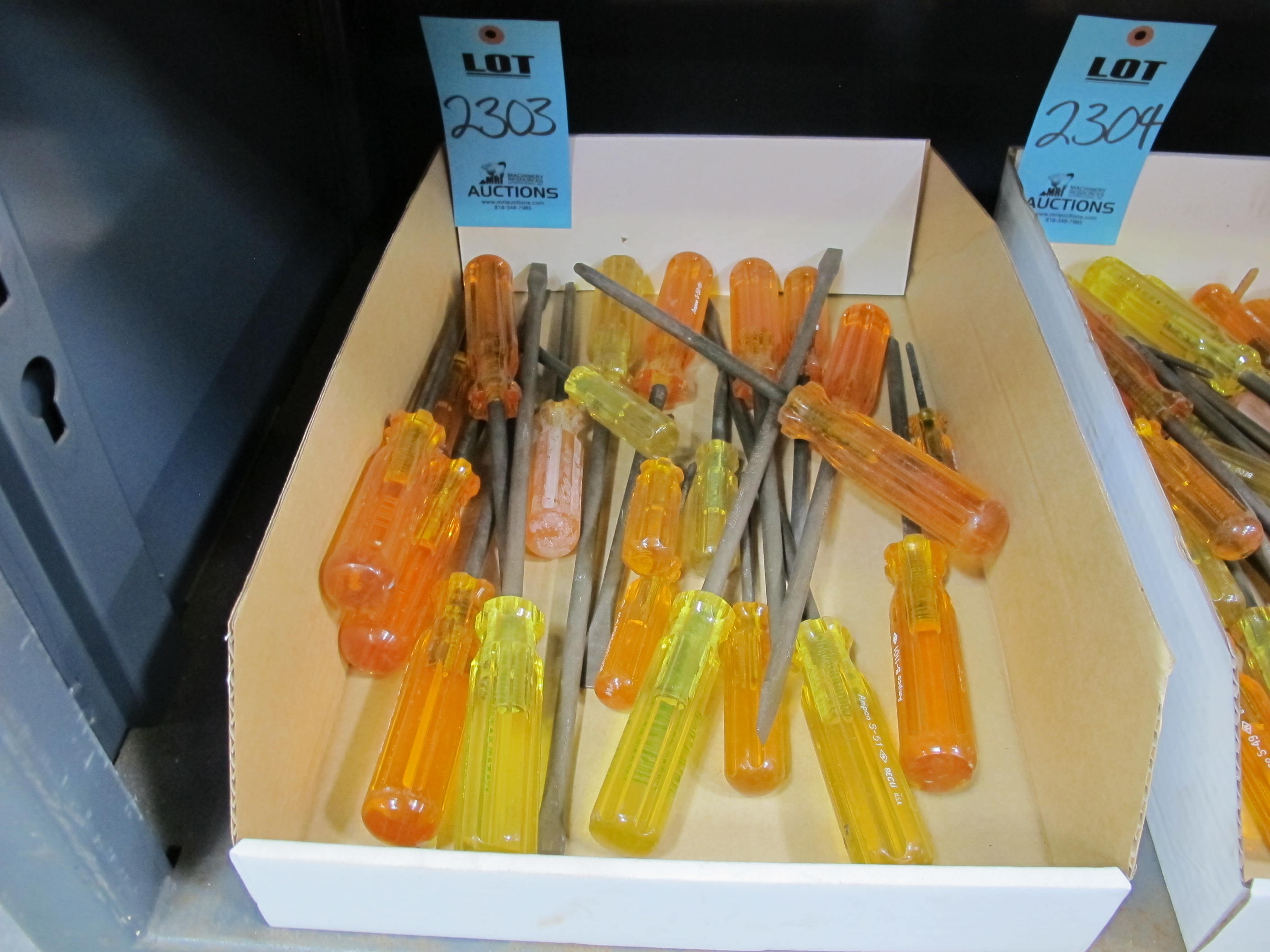 LOT TO INCLUDE AMPCO AND BERYLCO NON SPARKING SCREWDRIVERS-2303