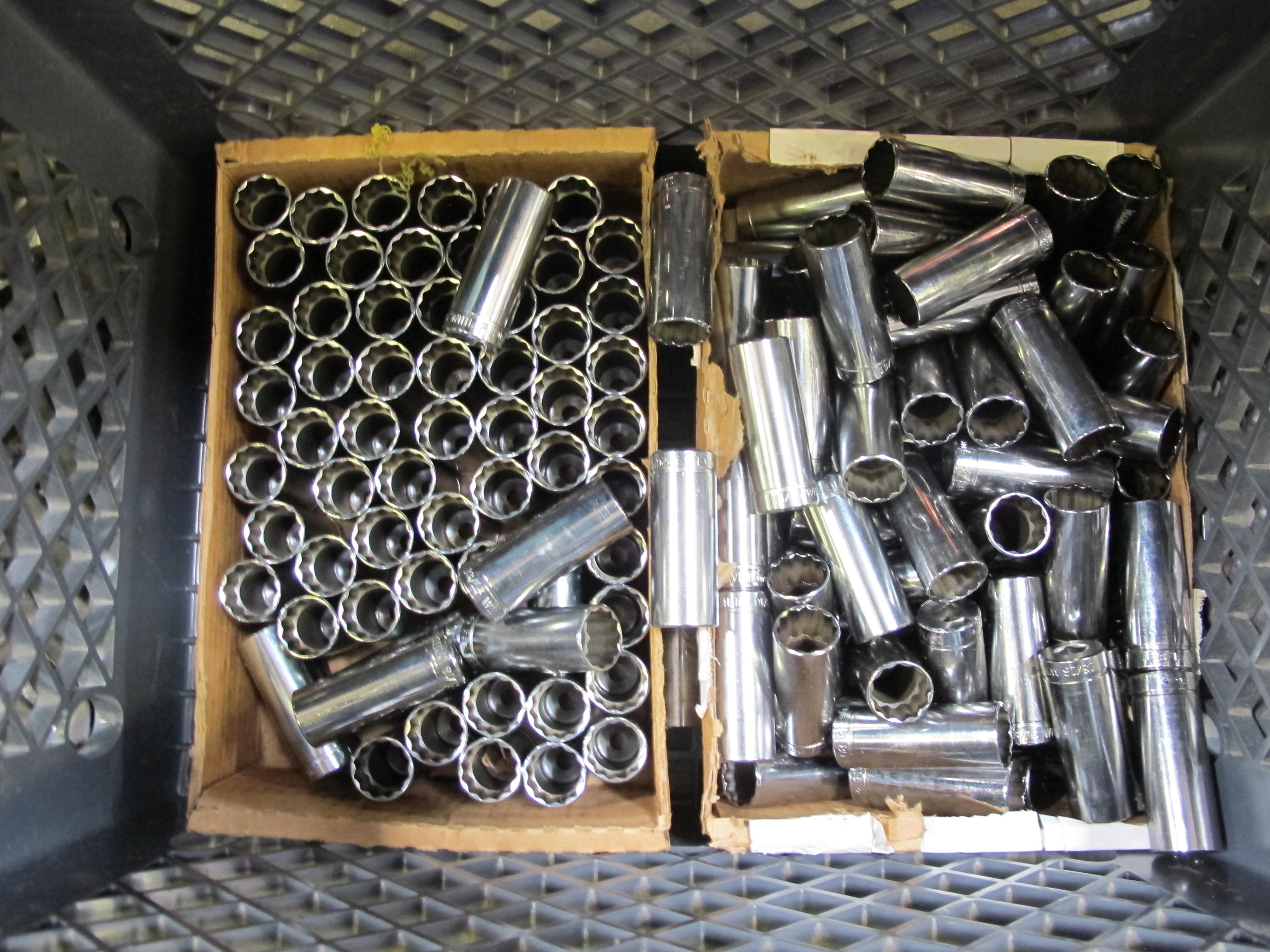 LARGE QUANTITY MISC. SOCKETS-2598