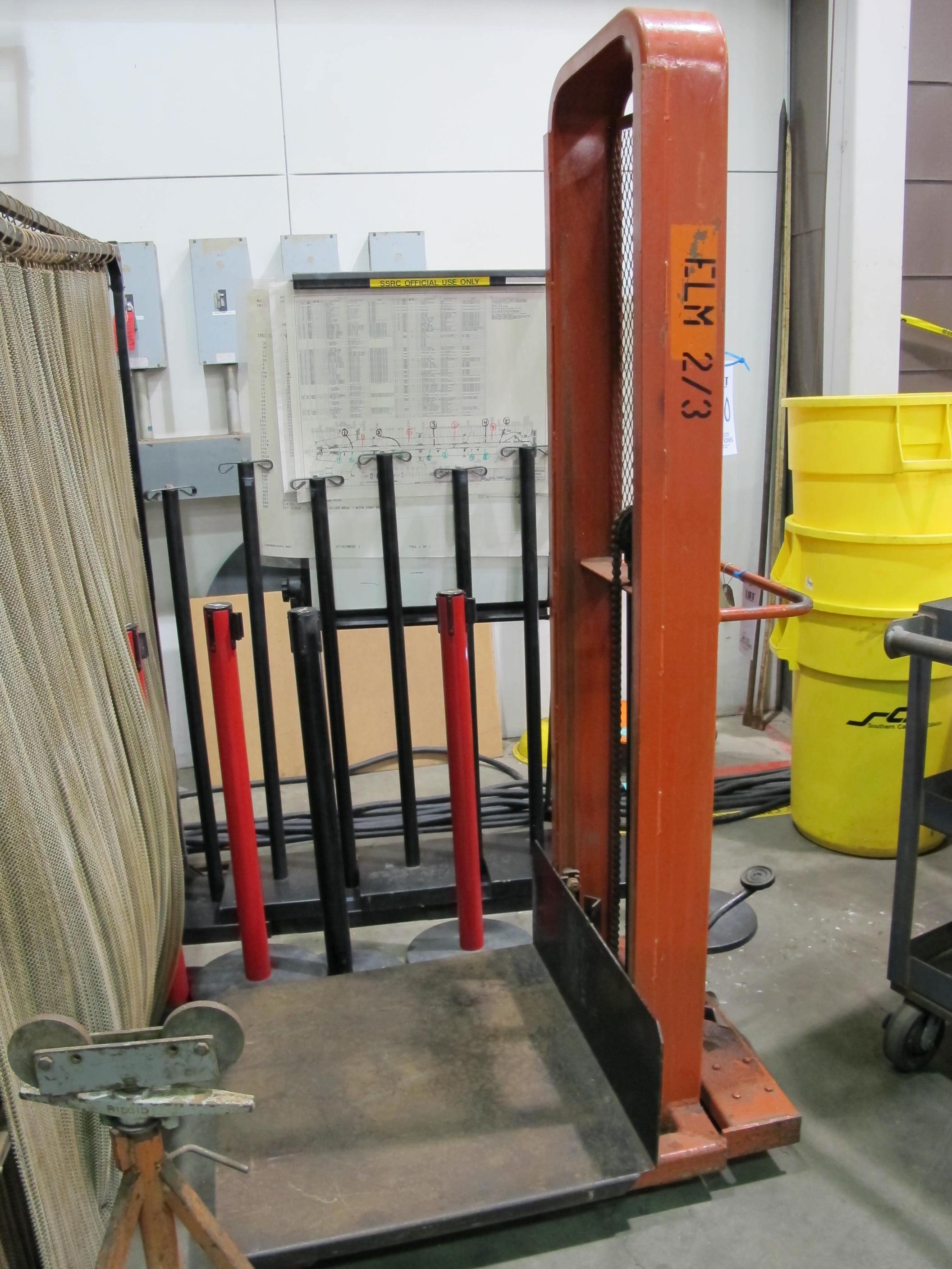 WESCO ELECTRIC LIFT 1,500 LB CAP S/N 154045B (T-10) LOADING & HANDLING FEE $50-190