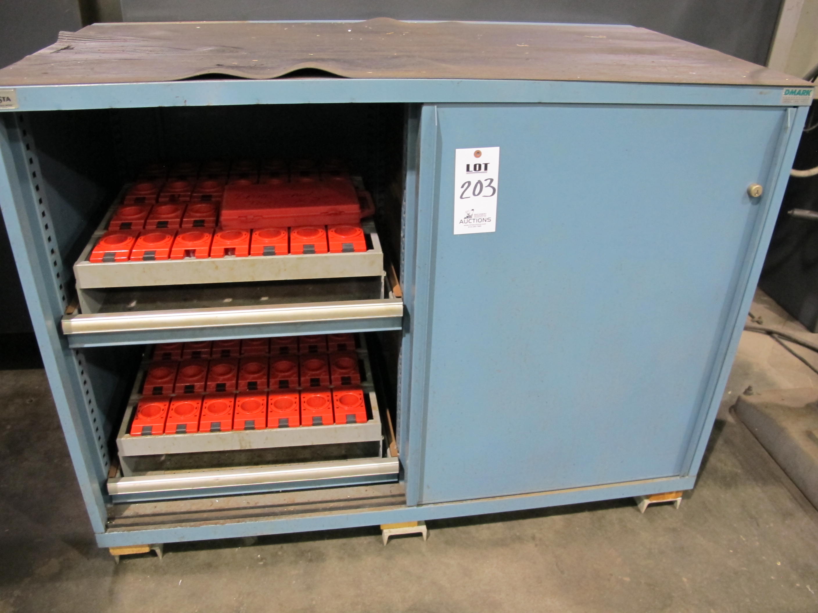 LISTA 2-DOOR TOOL CABINET (T-10) LOADING & HANDLING FEE $25-203