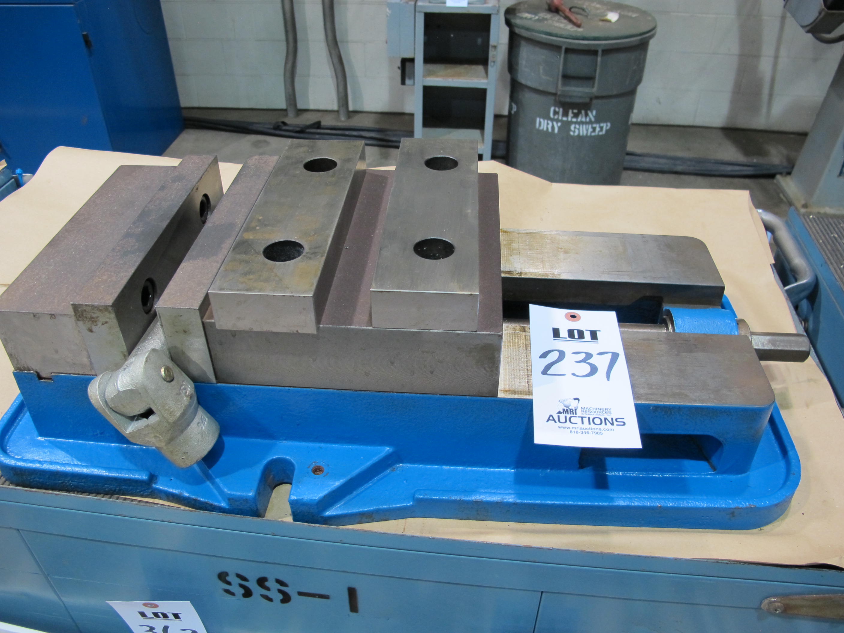 KURT 10" MACHINE VISE S/N 2388 (T-10) LOADING & HANDLING FEE $25-237