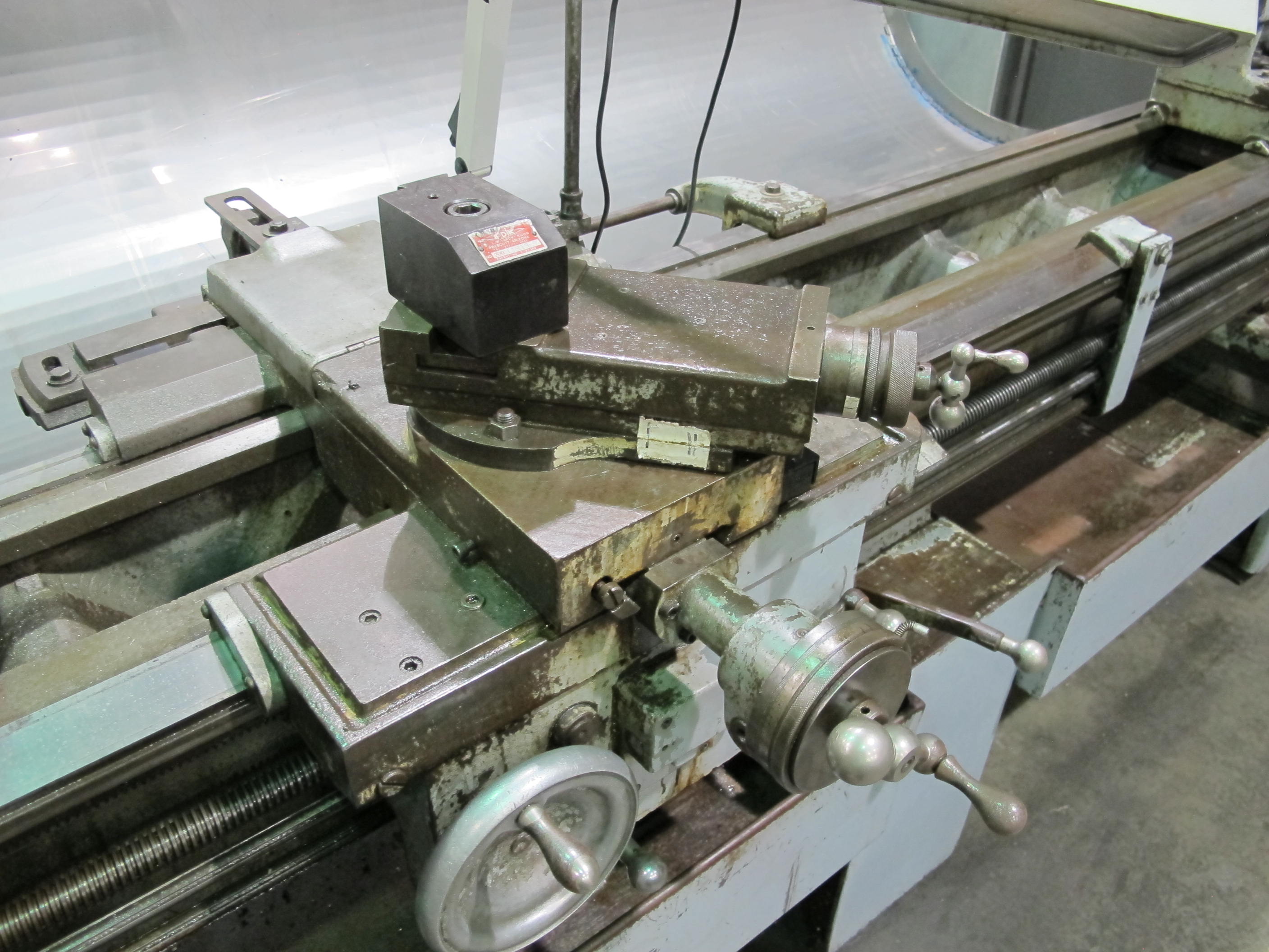 LEBLOND ENGINE LATHE, 20" X 80" CC, 3" HOLE THRU, 3 JAW CHUCK, (2) STEADY RESTS, FOLLOW REST, TAPER ATTACHMENT, COOLANT SYSTEM, 2 AXIS DRO, S/N 2975 (T-10) LOADING & HANDLING FEE $550-274