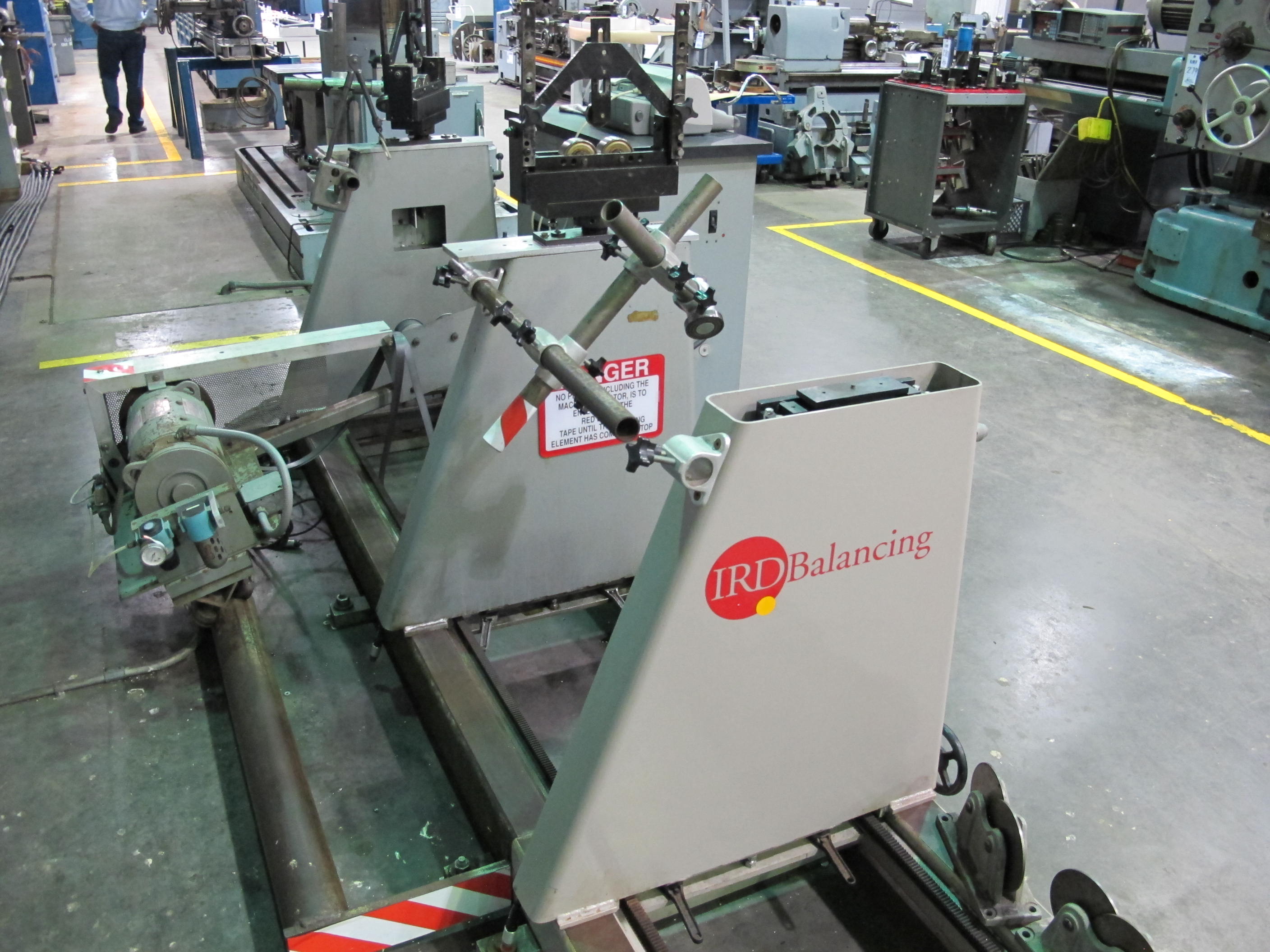 IRD MODEL B50-5V BALANCING MACHINE S/N G230532 (T-10) LOADING & HANDLING FEE $500-298