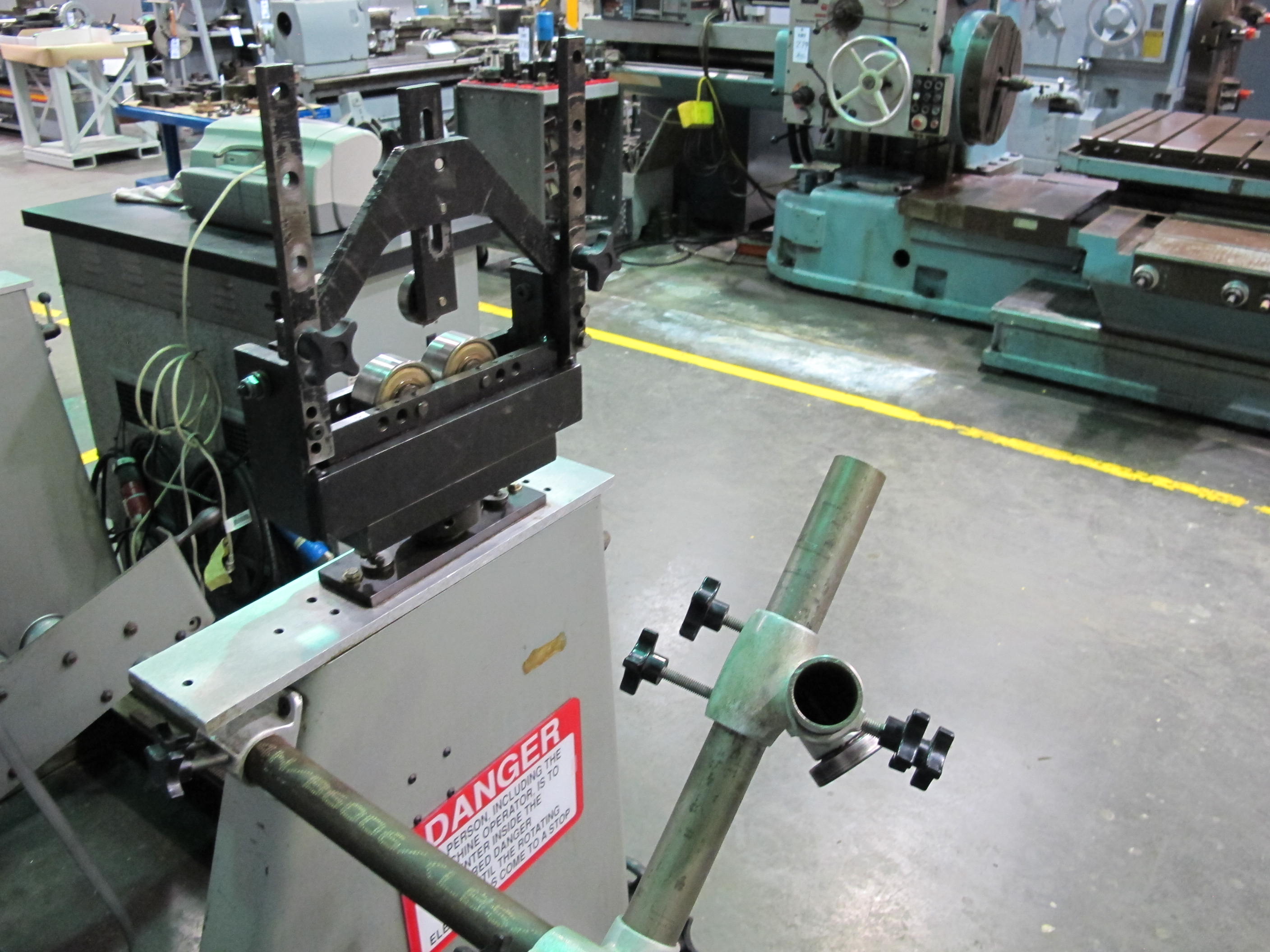 IRD MODEL B50-5V BALANCING MACHINE S/N G230532 (T-10) LOADING & HANDLING FEE $500-298