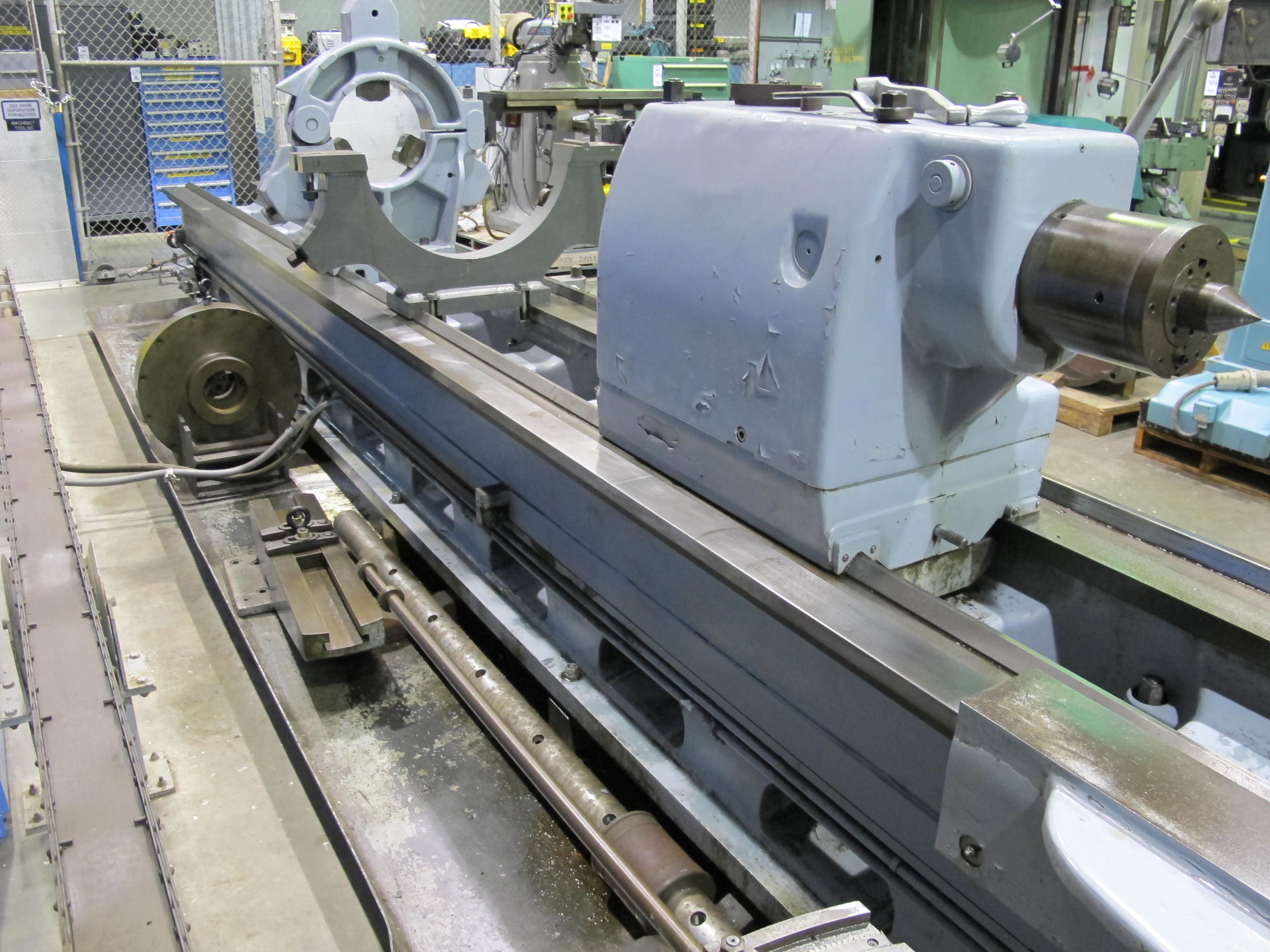 LEBLOND LARGE HEAVY DUTY SLIDING BED LATHE, SERIES NK 4025, 40" X 444", 25" SWING OVER CROSS SLIDE, 57" 4-JAW CHUCK, 5-600 RPM SPINDLE SPEED, TAILSTOCK, TAPER ATTACHMENT, TOOL POST HOLDER, (2) 14" STEADY RESTS, HARDENED & GROUND WAYS, THREAD DIAL, 75 HP, COOLANT, S/N 3NK942-R2877 (T-10) LOADING & HANDLING FEE $3,500-299