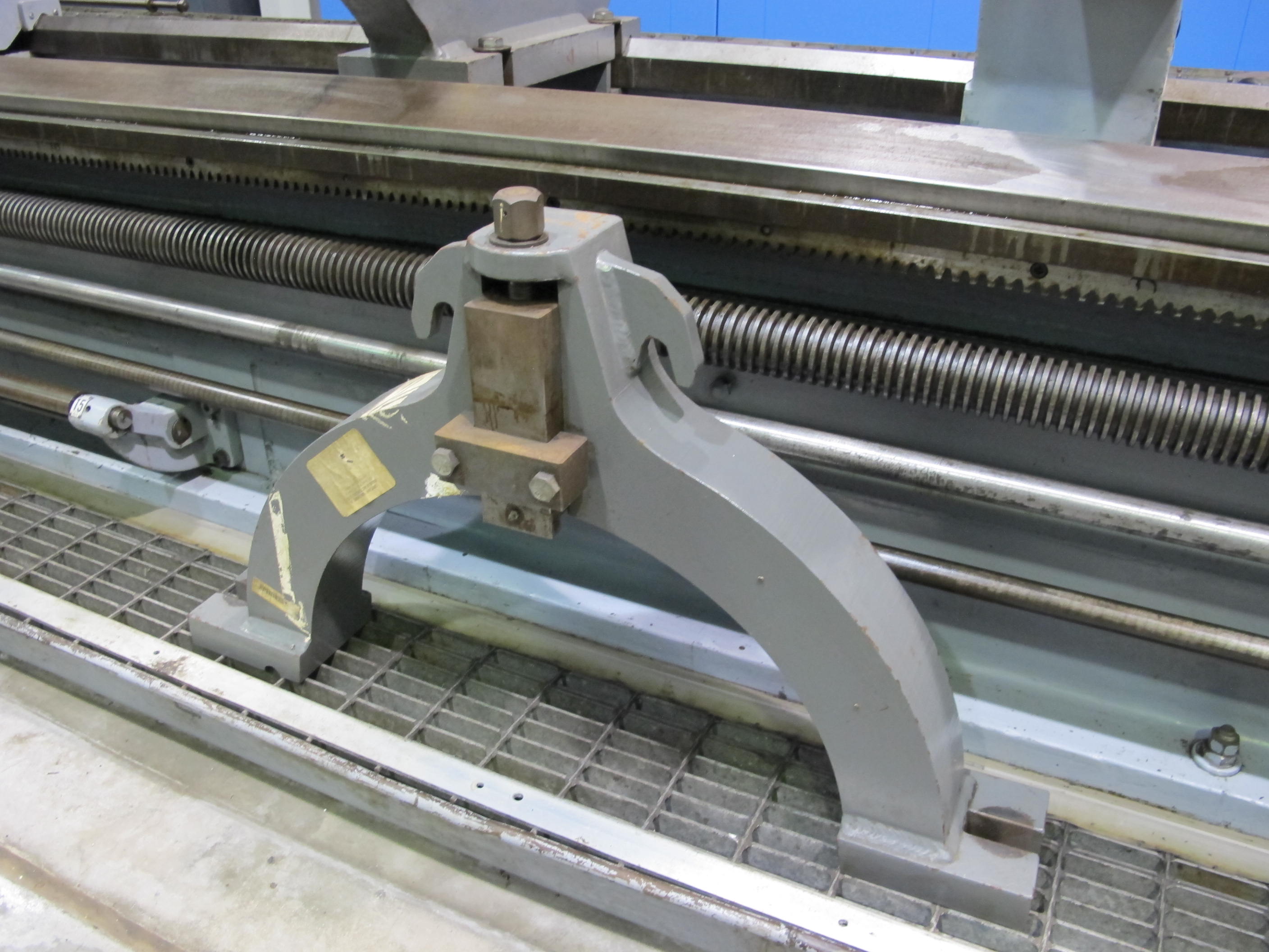 LEBLOND LARGE HEAVY DUTY SLIDING BED LATHE, SERIES NK 4025, 40" X 444", 25" SWING OVER CROSS SLIDE, 57" 4-JAW CHUCK, 5-600 RPM SPINDLE SPEED, TAILSTOCK, TAPER ATTACHMENT, TOOL POST HOLDER, (2) 14" STEADY RESTS, HARDENED & GROUND WAYS, THREAD DIAL, 75 HP, COOLANT, S/N 3NK942-R2877 (T-10) LOADING & HANDLING FEE $3,500-299