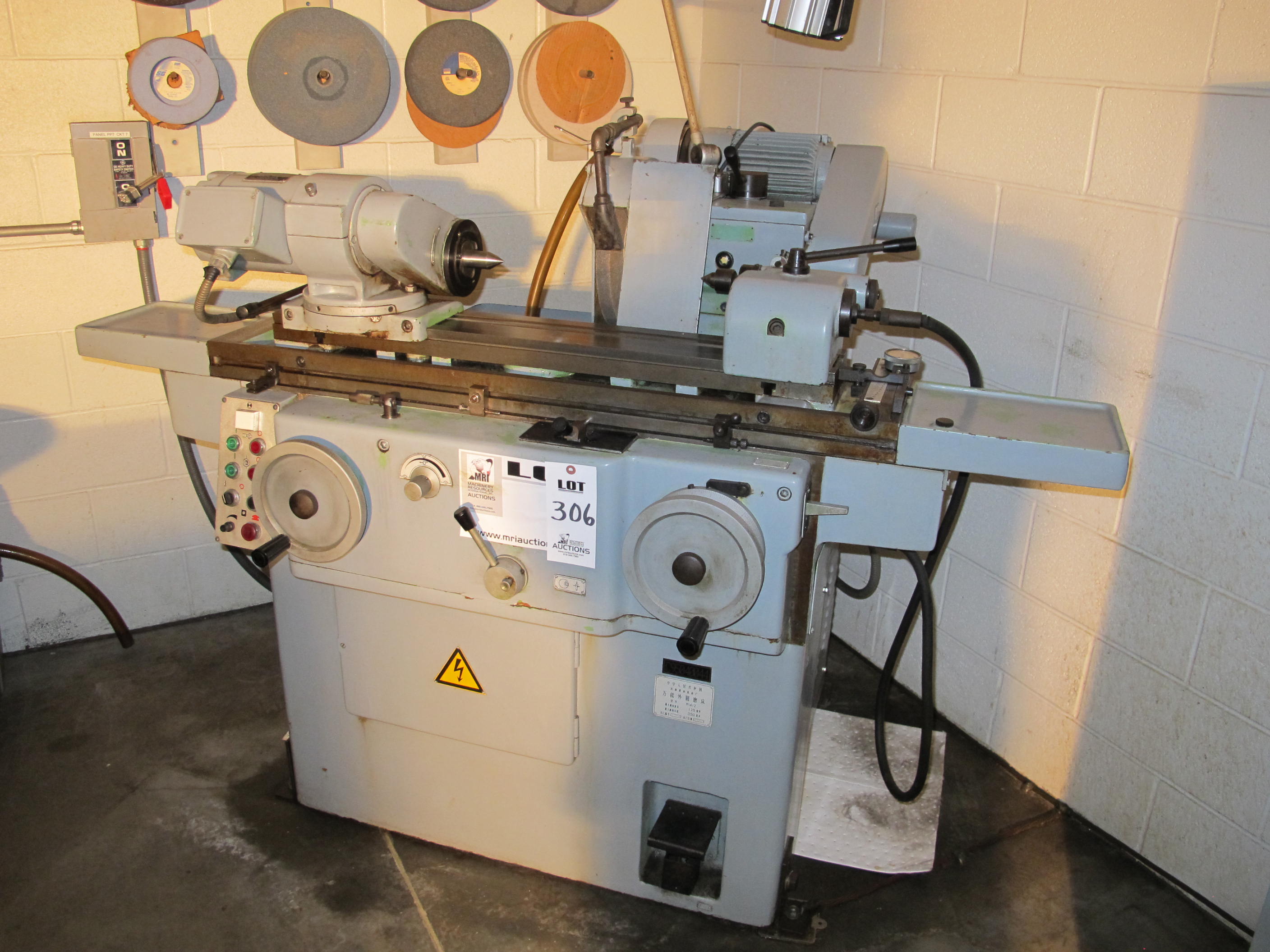 CENTER LESS GRINDER MODEL M1412 S/N 1340 (T-10) LOADING & HANDLING FEE $300-306