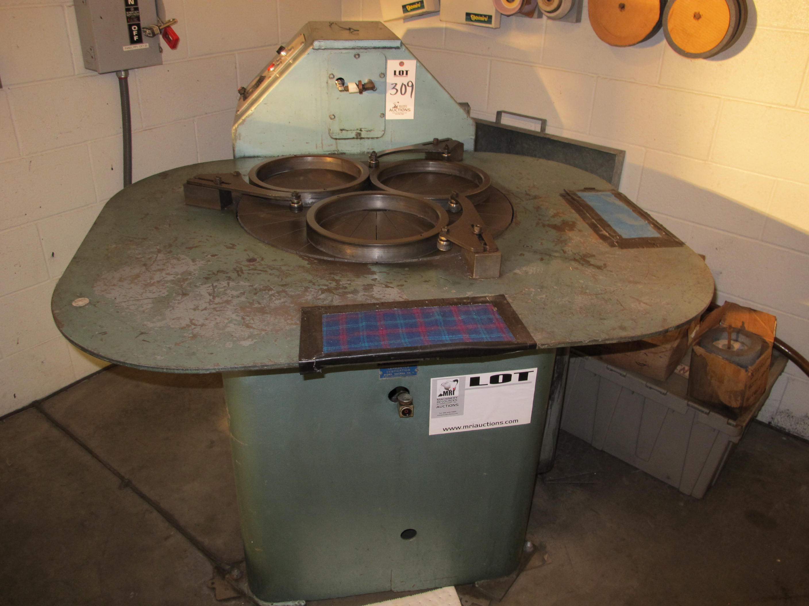 LAPMASTER MODEL 24 LAPPING MACHINE S/N C25352 (T-10) LOADING & HANDLING FEE $300-309