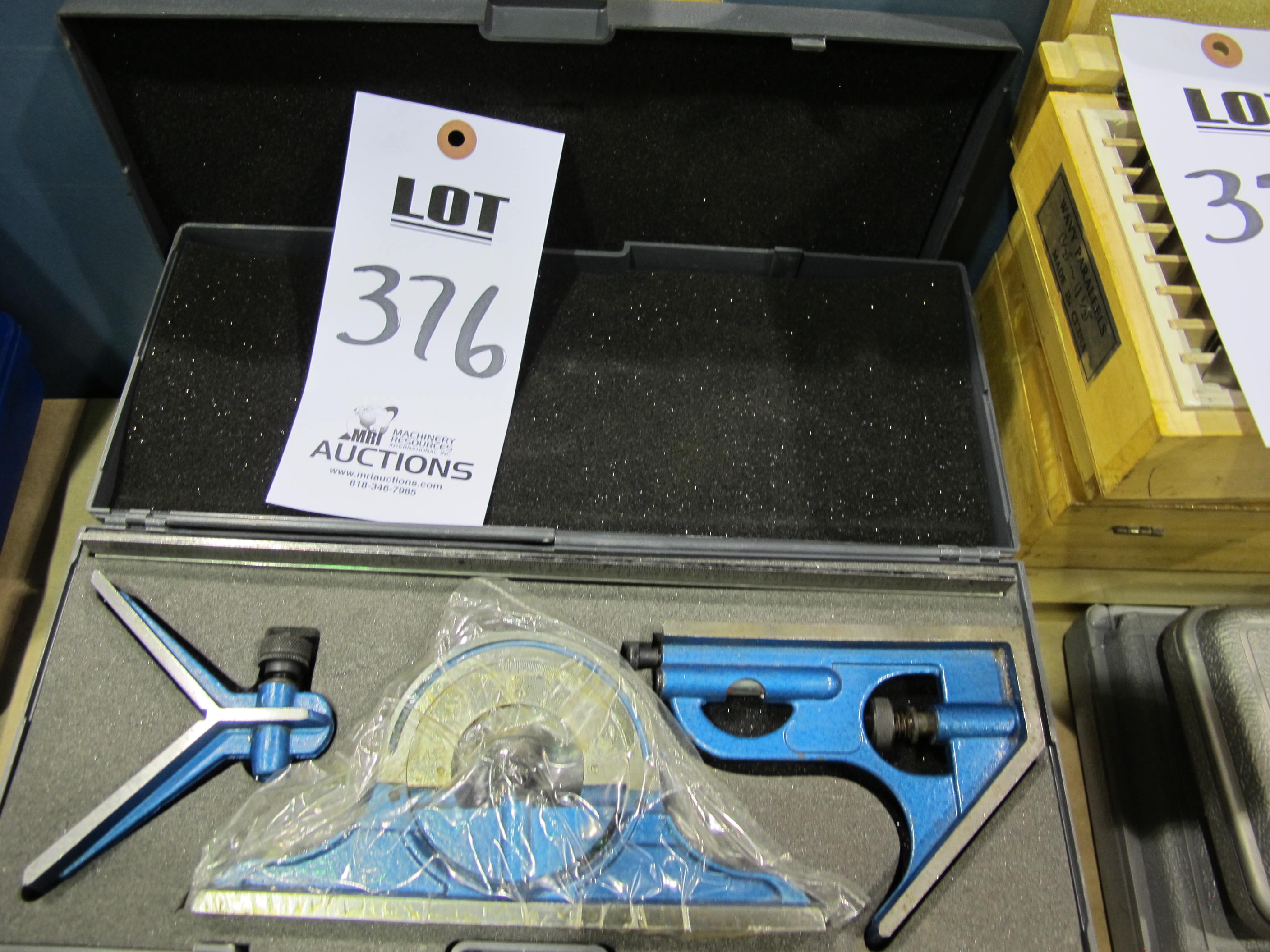 LOT (5) SQUARE SETS (T-10) LOADING & HANDLING FEE $10-376