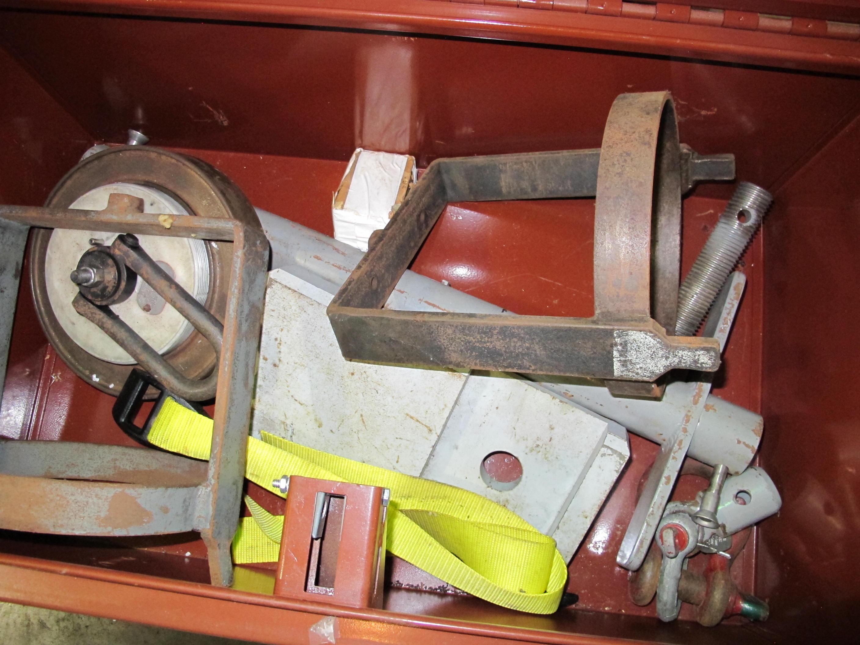 JOB BOX W/ CONTENTS (T-10) LOADING & HANDLING FEE $50-386