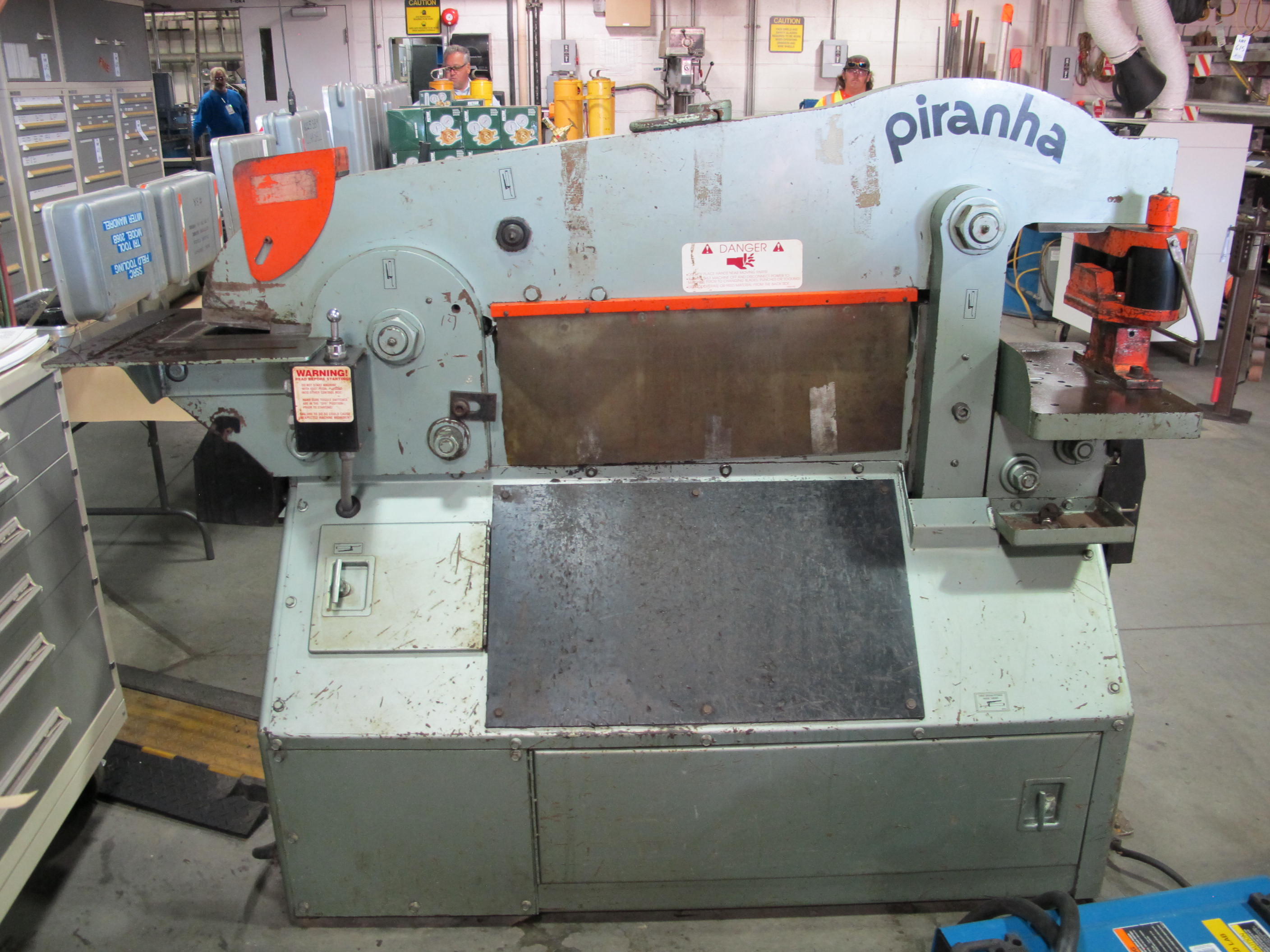 PIRANHA MODEL P-70 IRON WORKER, S/N 064 (T-10) LOADING & HANDLING FEE $300-549
