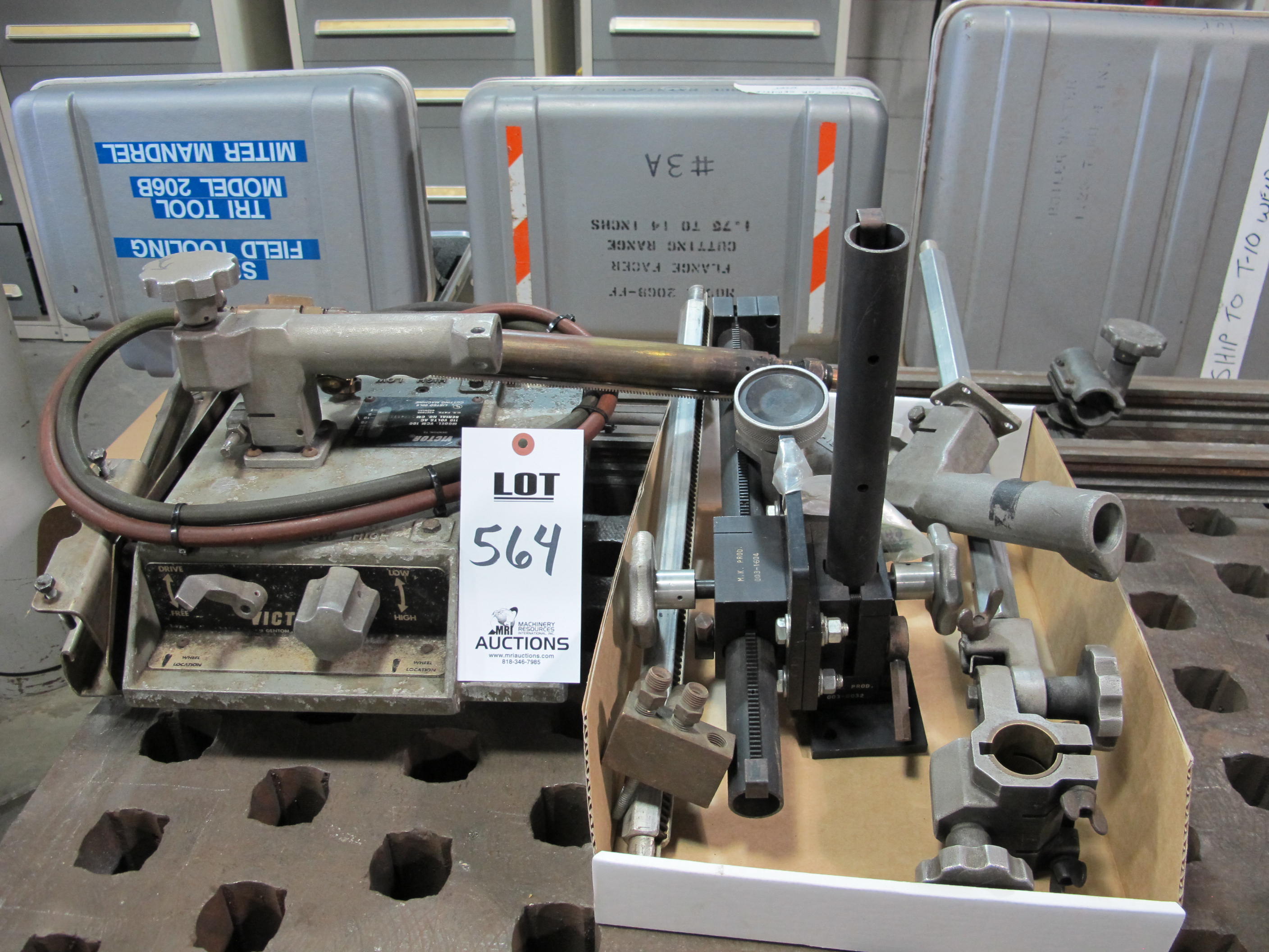 LOT VICTOR TORCH CUTTING SET W/ RAILS (T-10) LOADING & HANDLING FEE $10-564