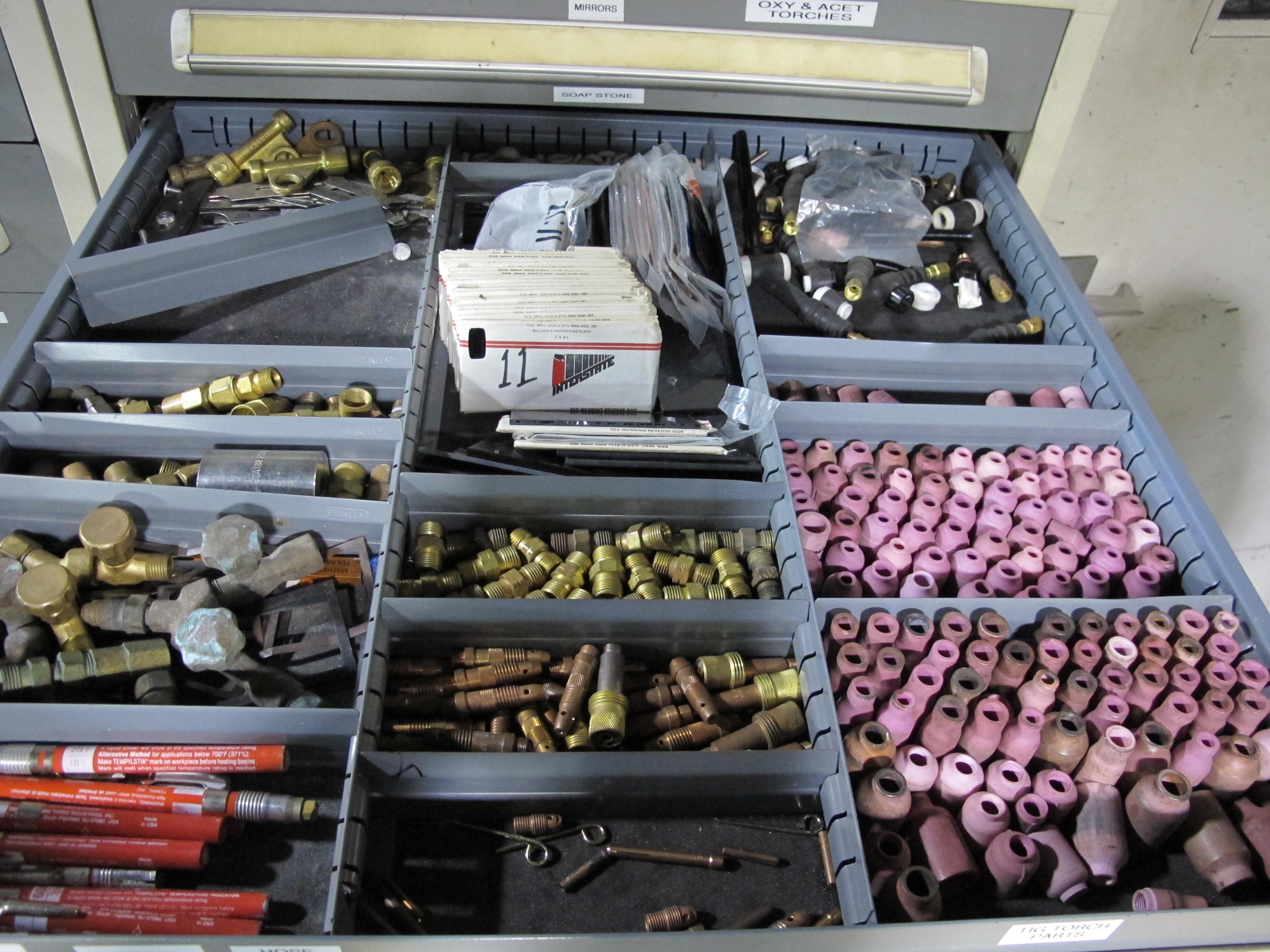 STANLEY VIDMAR 7-DRAWER TOOL CABINET W/ CONTENTS (T-10) LOADING & HANDLING FEE $50-603