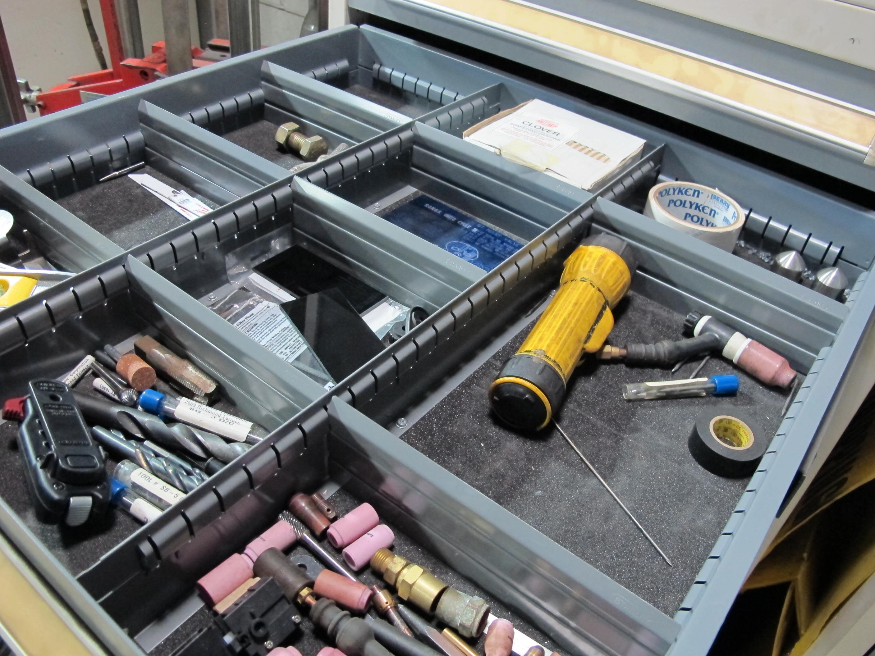 STANLEY VIDMAR 8-DRAWER TOOL CABINET W/ CONTENTS (T-10) LOADING & HANDLING FEE $50-606