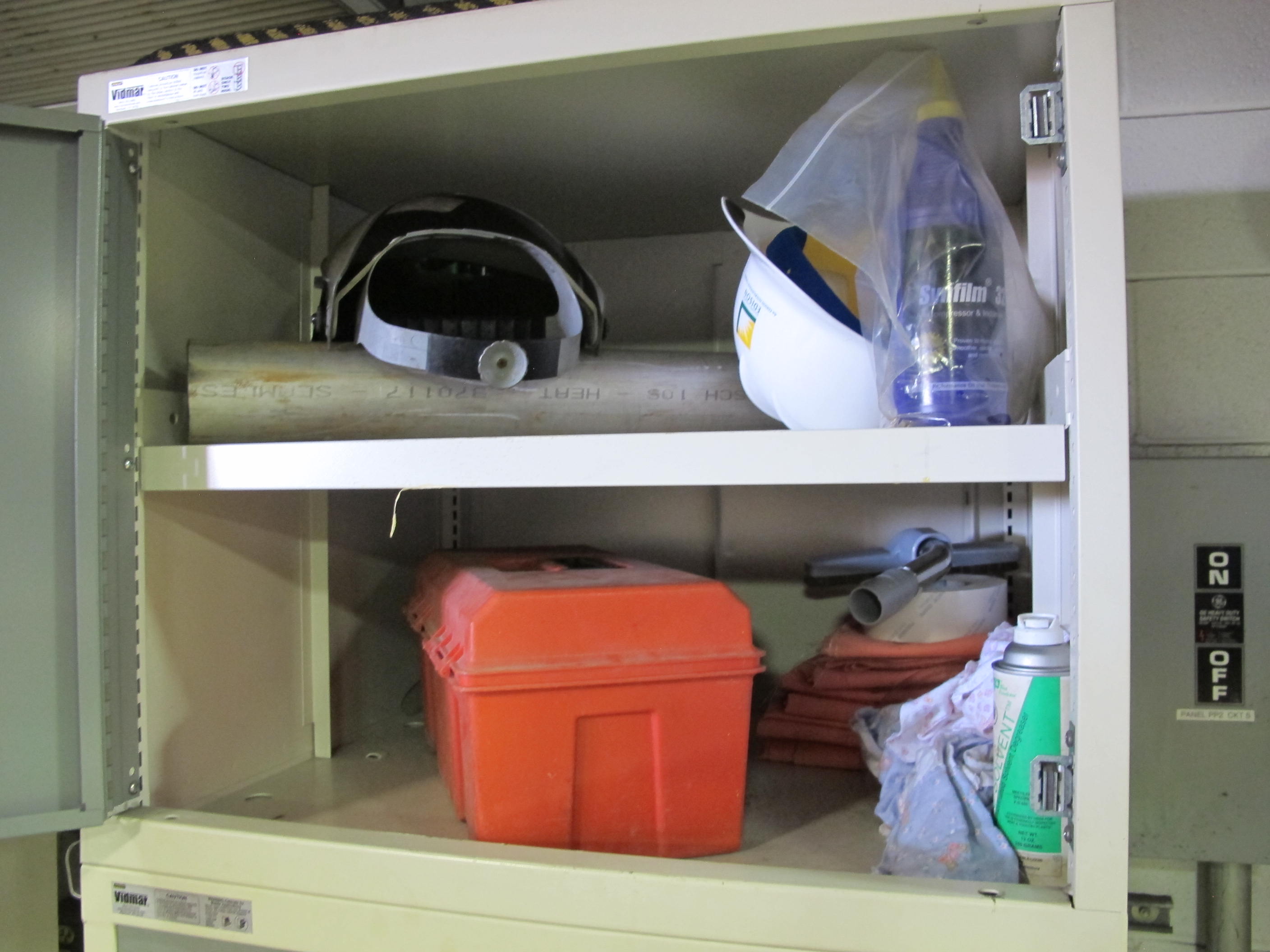 STANLEY VIDMAR 8-DRAWER TOOL CABINET W/ CONTENTS (T-10) LOADING & HANDLING FEE $50-612