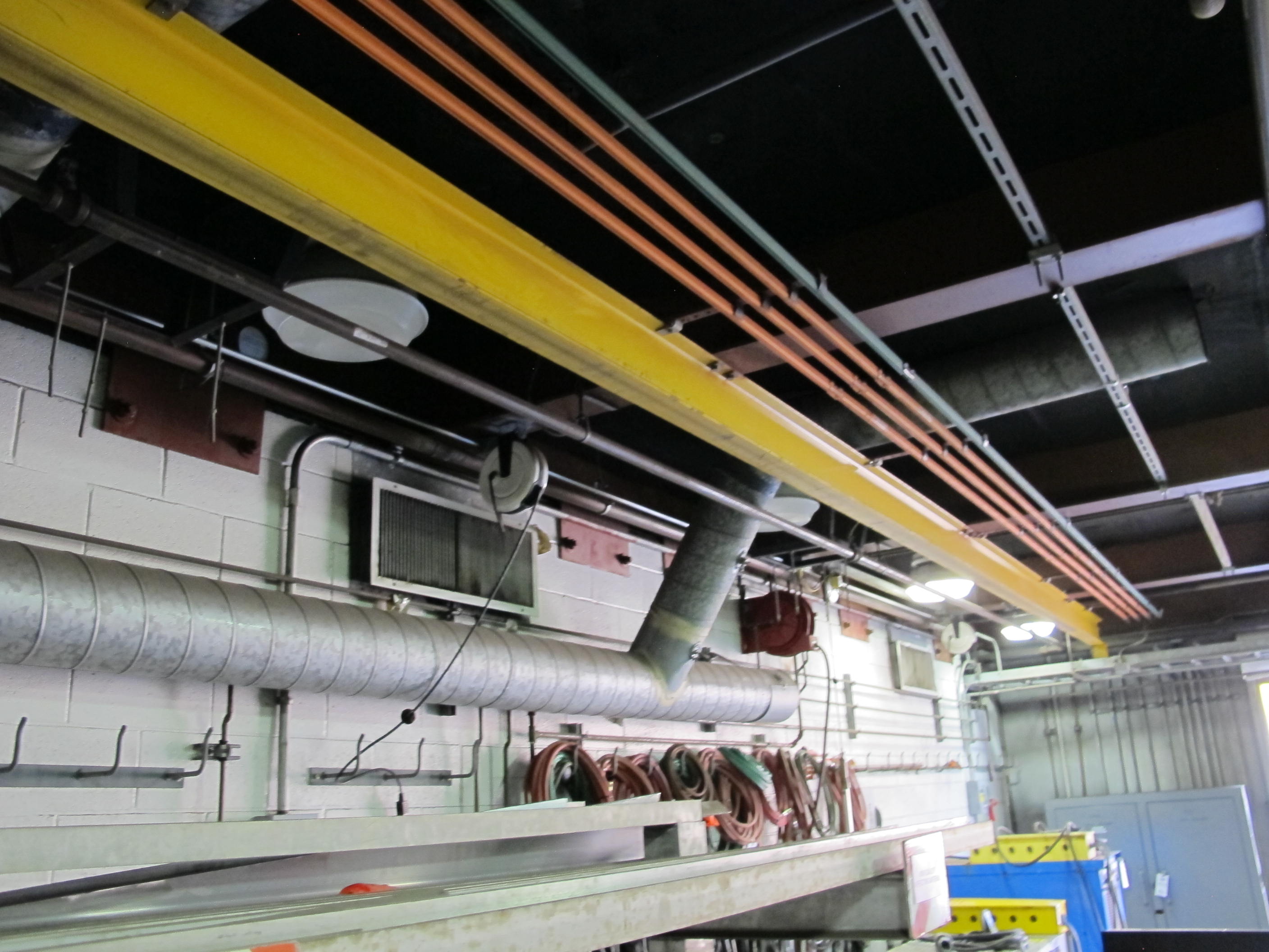 CRANEVEYOR CORP BRIDGE CRANE 22'W 40'L RUNWAY W/ 2-TON YALE CRANE (T-10) LOADING & HANDLING FEE $2,500-615