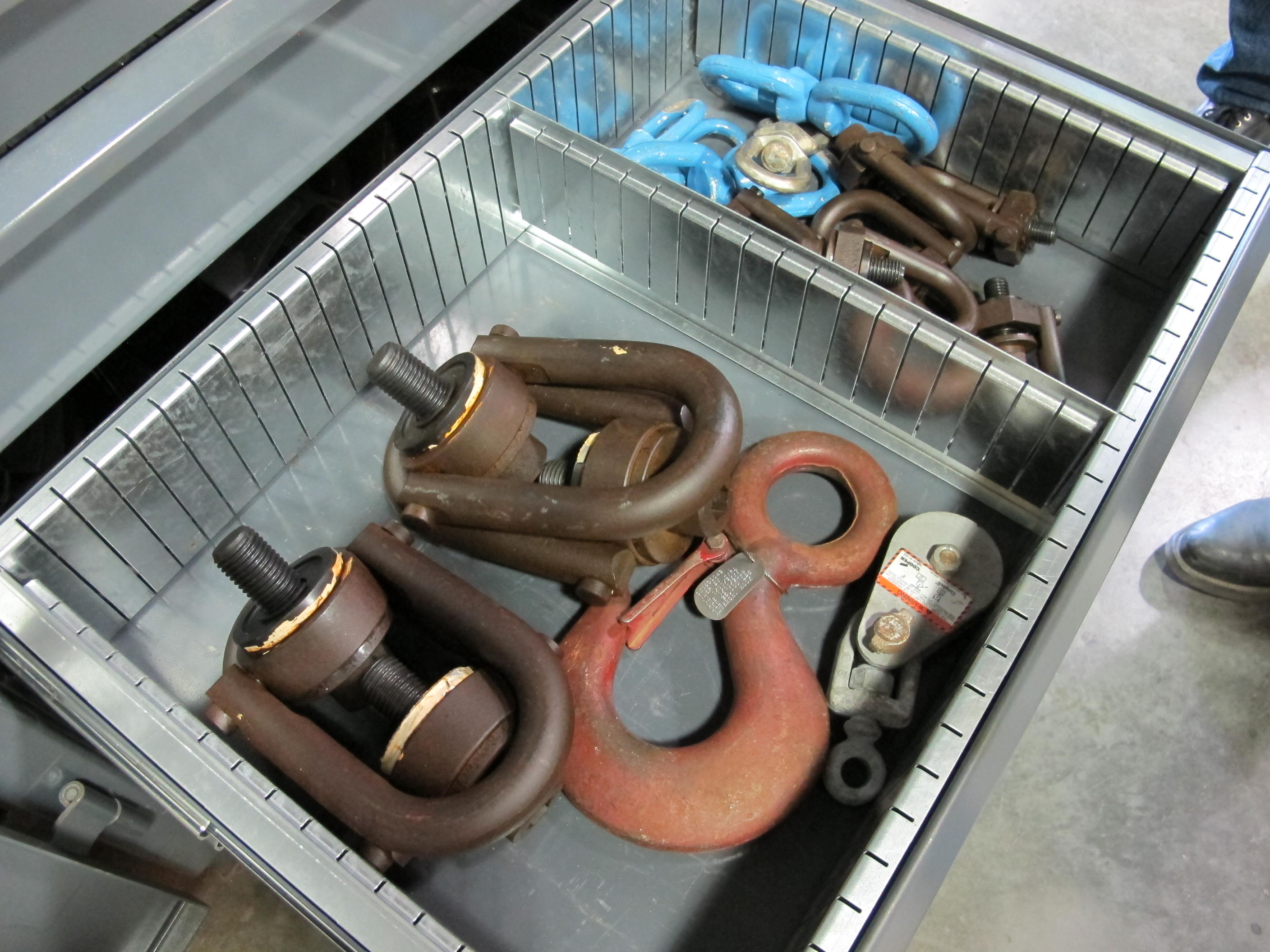 STRONG HOLD 2-DOOR STORAGE CABINET W/ CONTENTS (T-10) LOADING & HANDLING FEE $50-656