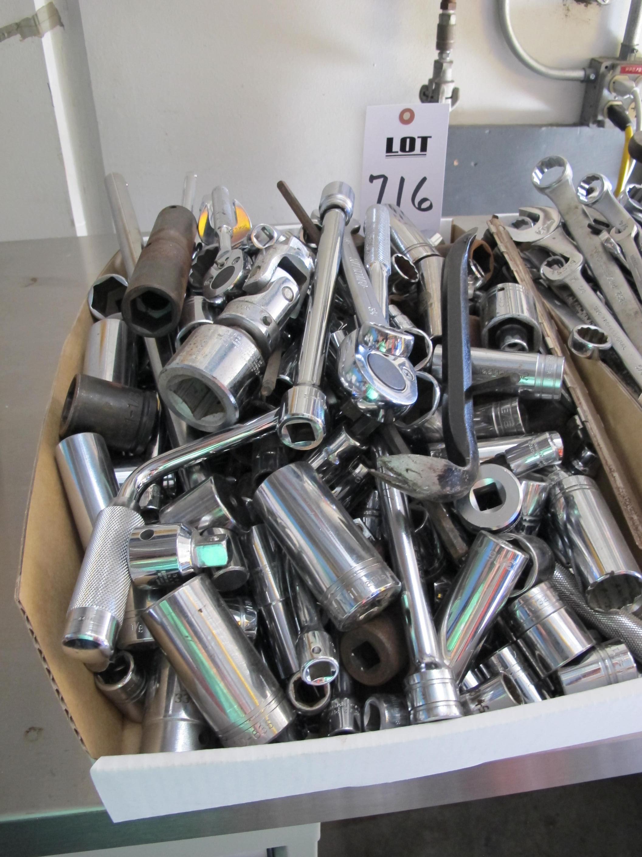 LOT ASST'D SOCKETS & RATCHETS (T-10) LOADING & HANDLING FEE $10-716