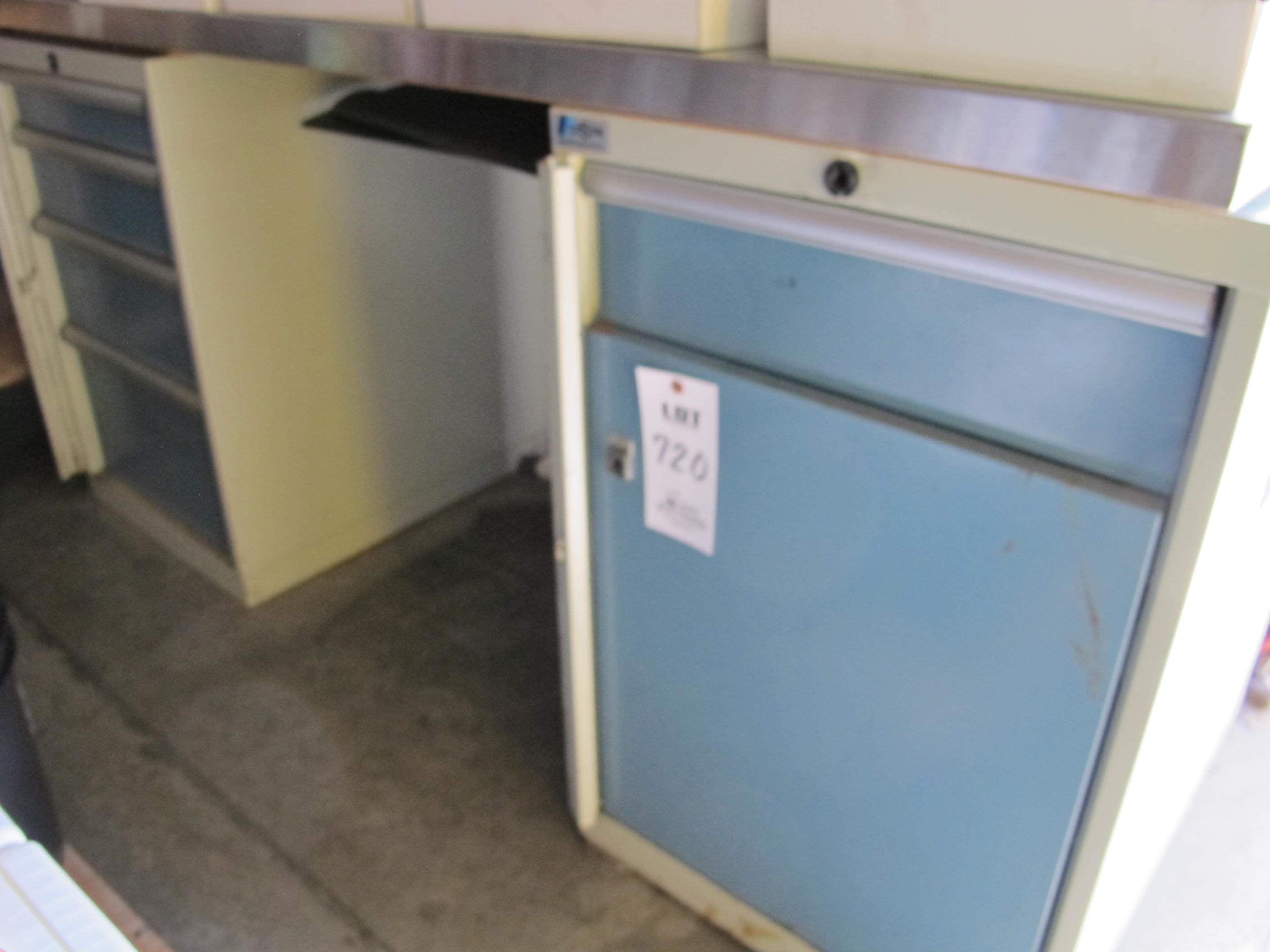 LISTA 4-DRAWER TOOL CABINET W/ TABLETOP (T-10) LOADING & HANDLING FEE $50-720