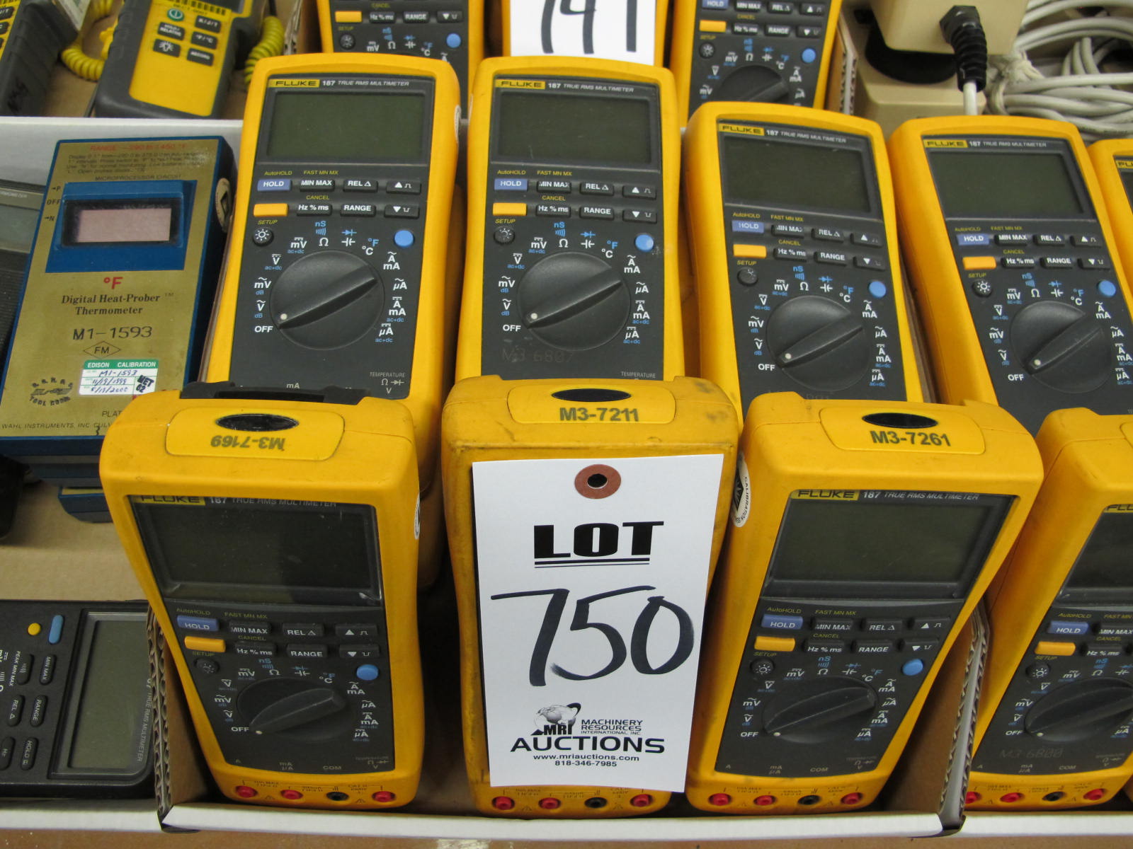 LOT (12) FLUKE MODEL 187 TRUE RMS MULTIMETERS (G-46) LOADING & HANDLING FEE $10-750