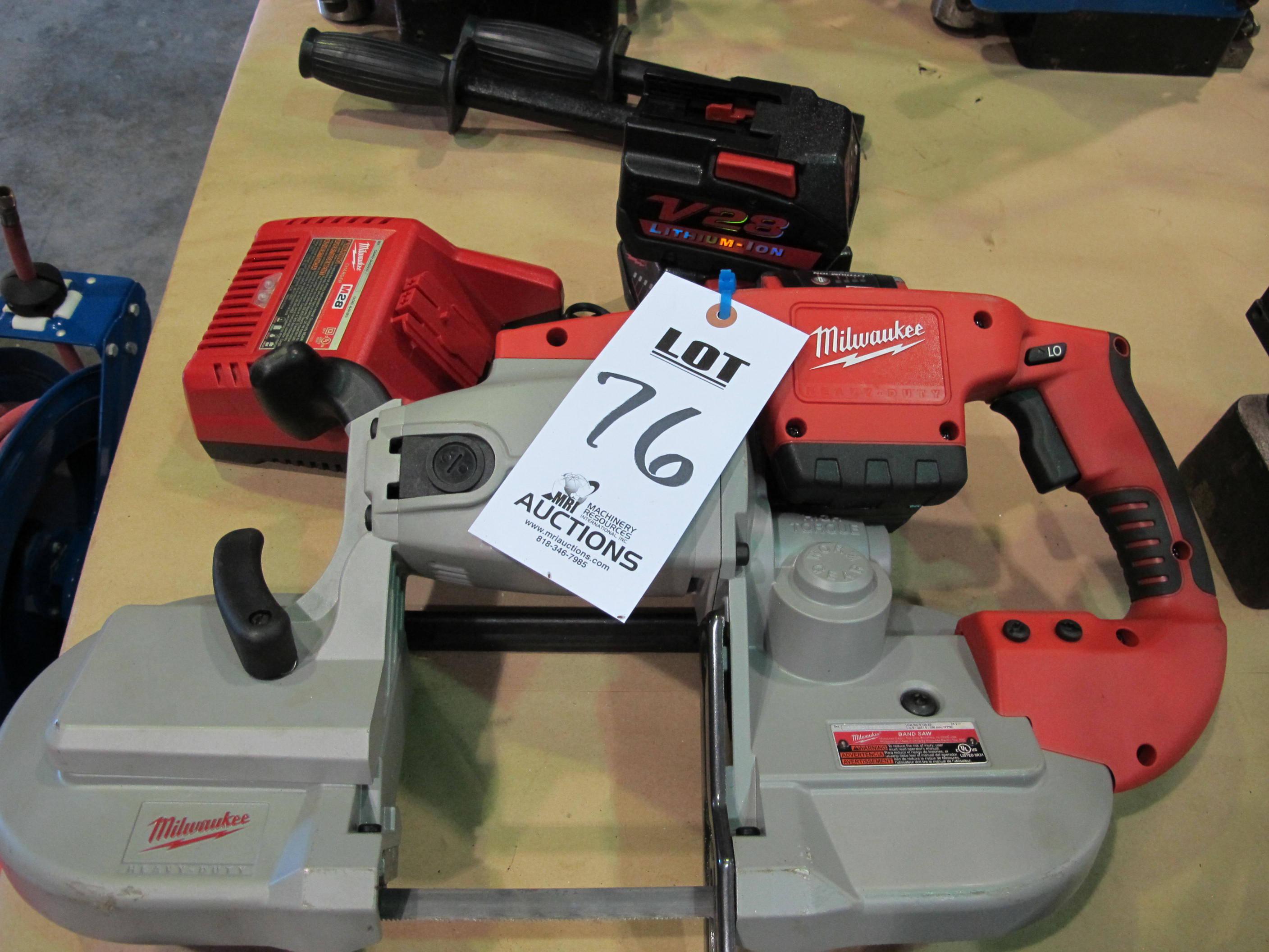 MILWAUKEE CAT NO 0729-20 CORDLESS BAND SAW S/N A59BD10260752 (T-10) LOADING & HANDLING FEE $10-76