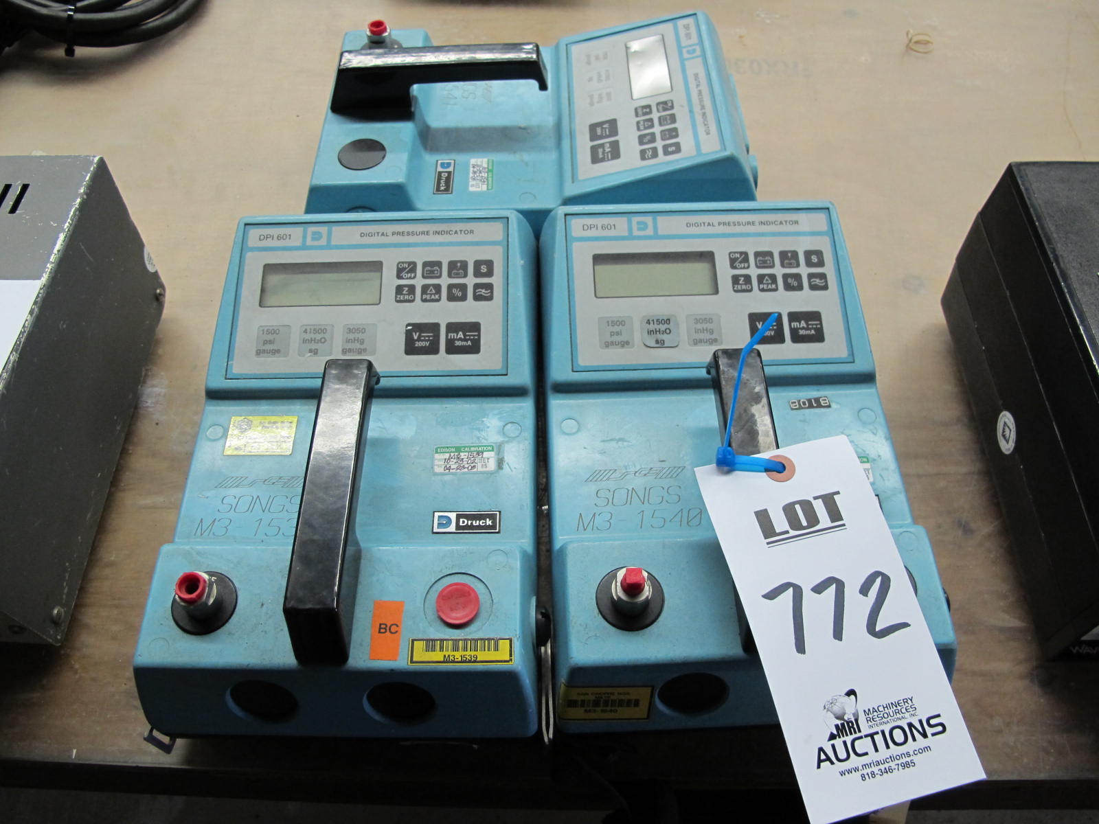 LOT (3) DRUCK MODEL DPI601 DIGITAL PRESSURE INDICATORS (G-46) LOADING & HANDLING FEE $10-772