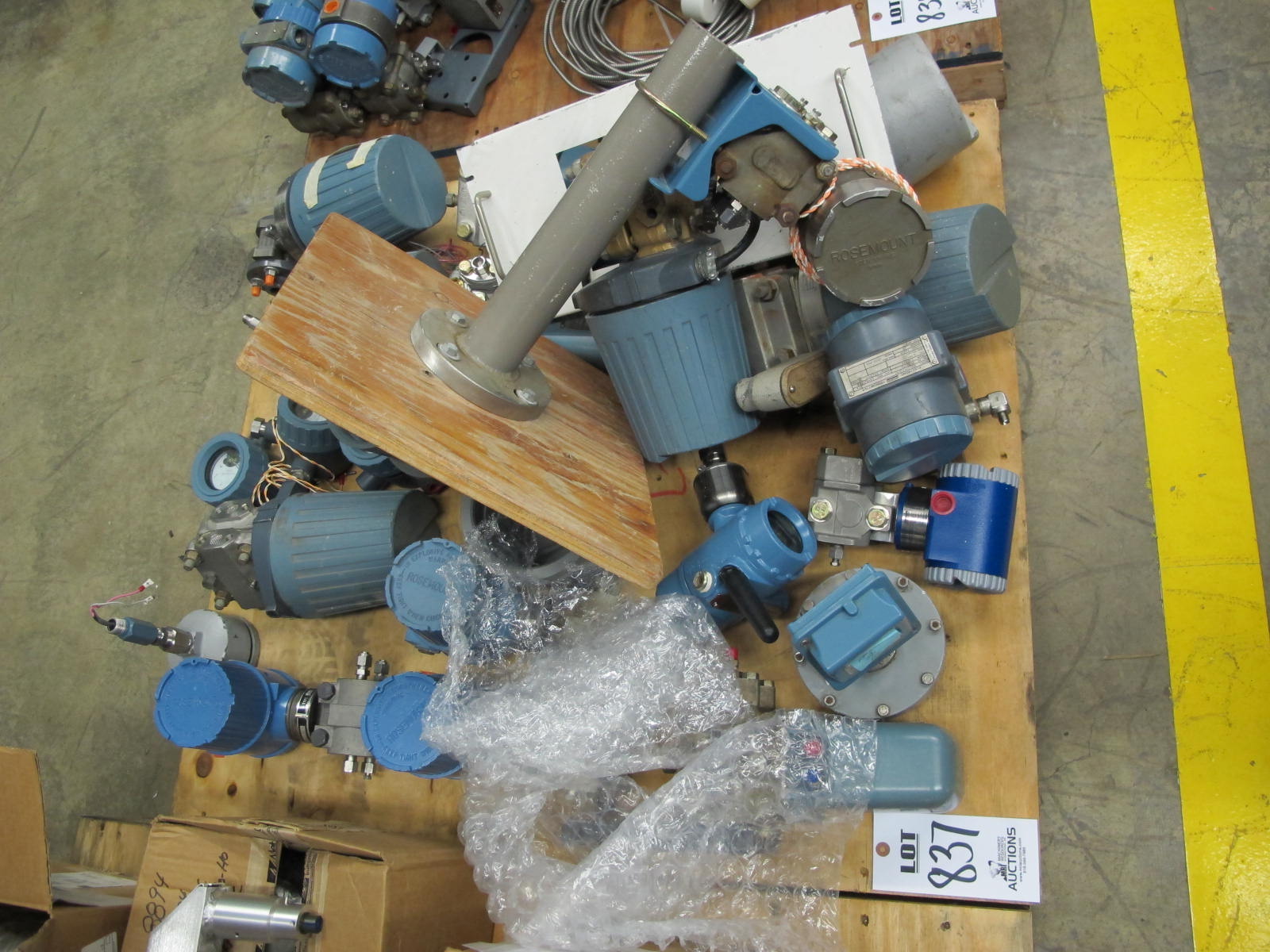 LOT (2) PALLETS ROSEMOUNT VALVES & CONTROLLERS (G-46) LOADING & HANDLING FEE $25-837