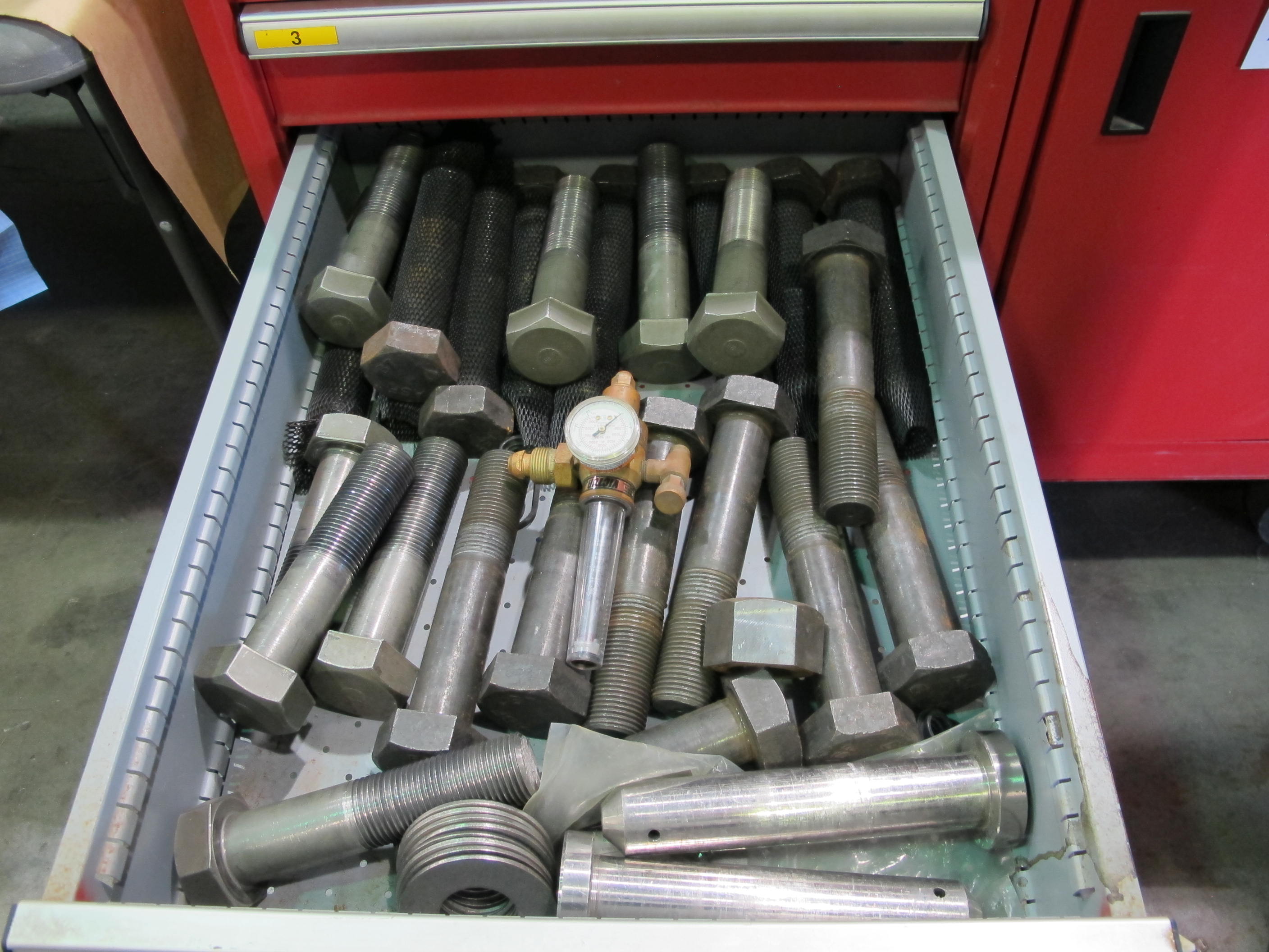 LISTA 5-DRAWER TOOL BOX W/ CONTENTS (T-10) LOADING & HANDLING FEE $50-84