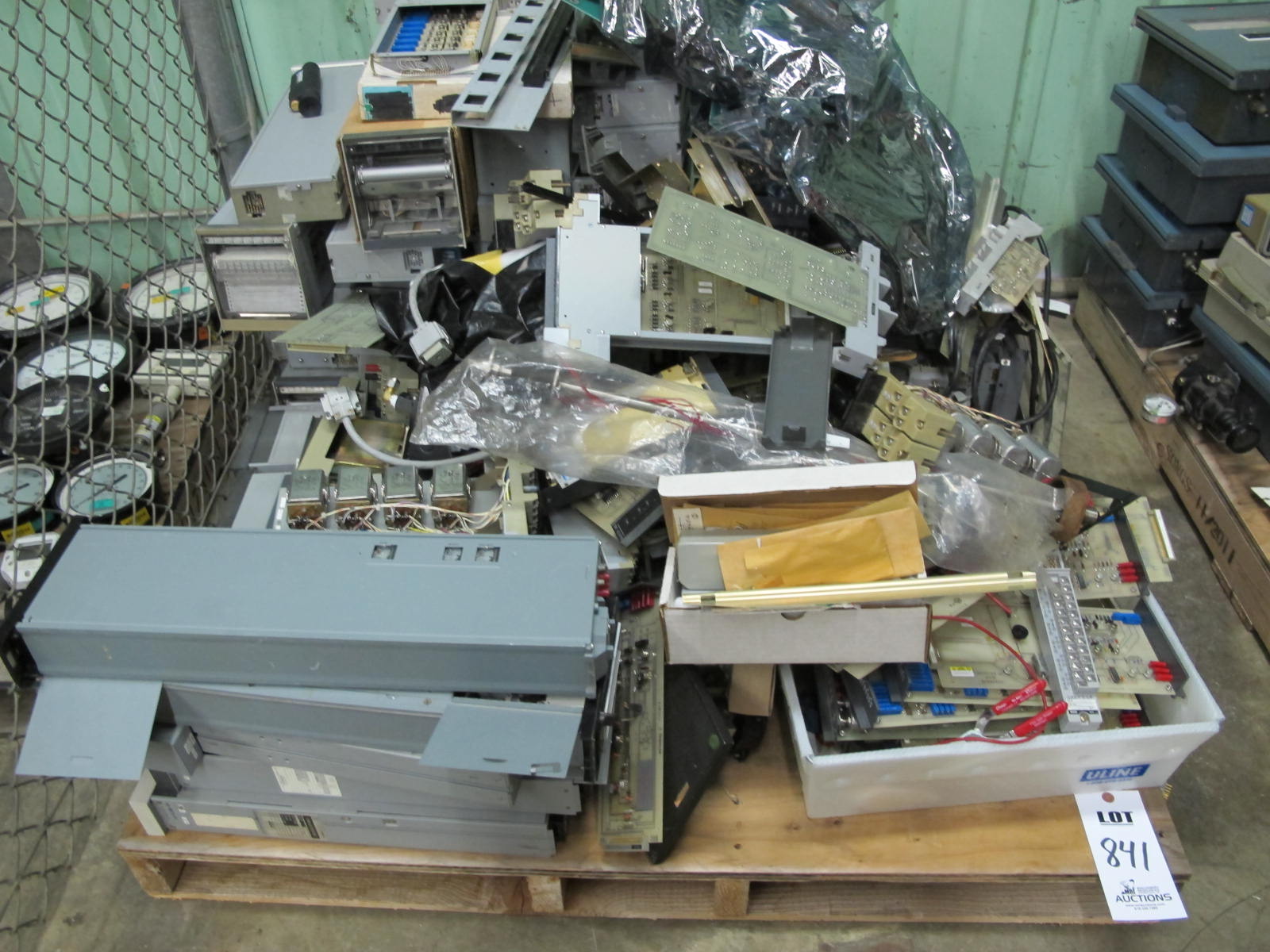 LOT MISC CHART RECORDERS, CIRCUIT BOARDS & CONTROLS (G-46) LOADING & HANDLING FEE $25-841