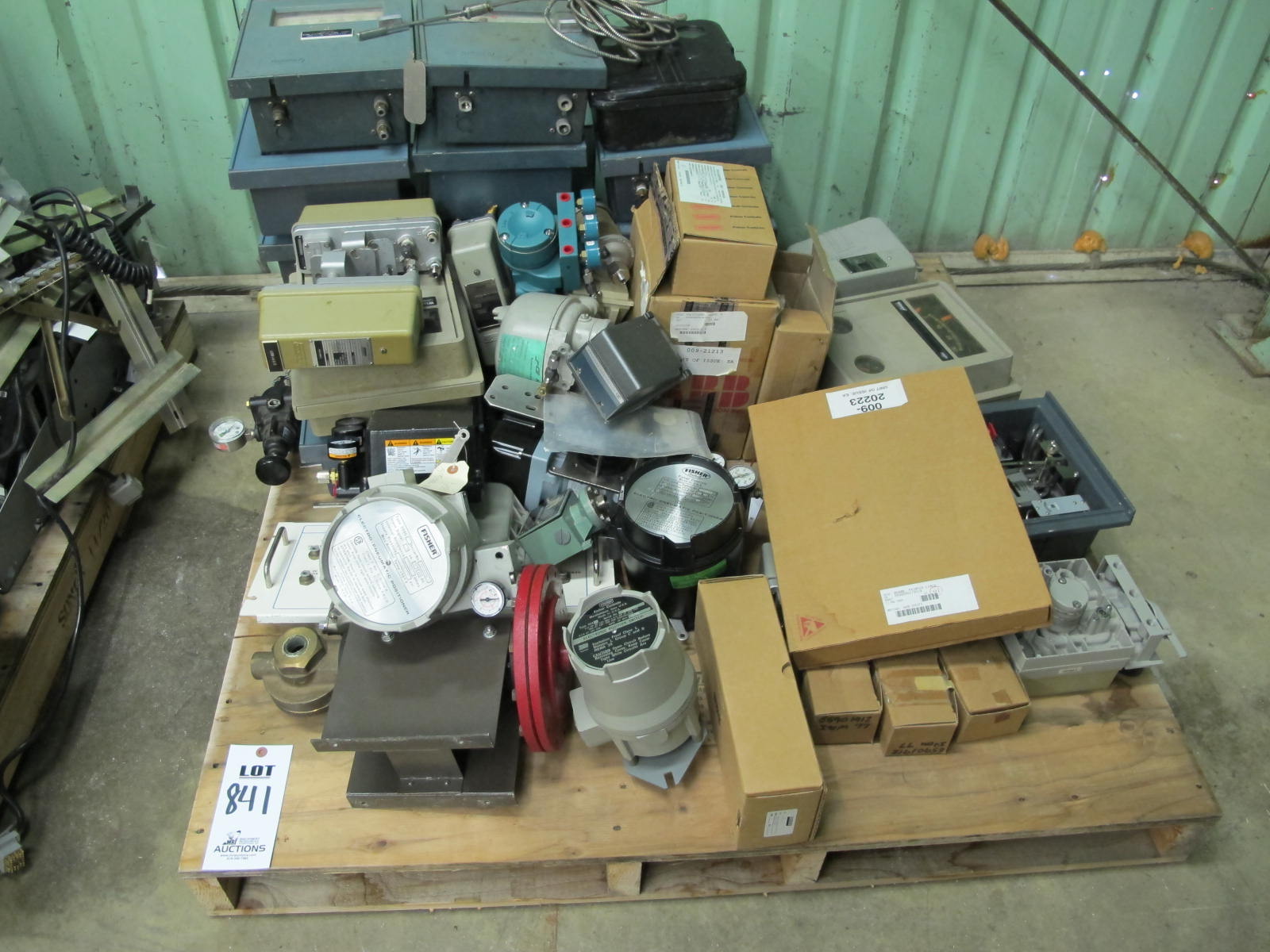 LOT MISC CHART RECORDERS, CIRCUIT BOARDS & CONTROLS (G-46) LOADING & HANDLING FEE $25-841
