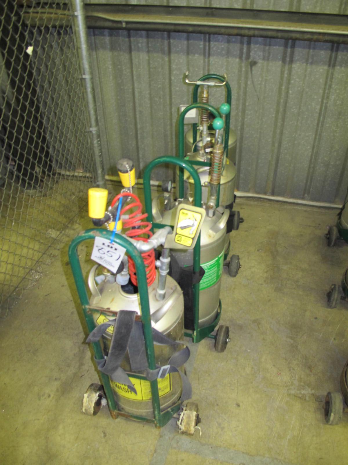 LOT (4) PORTABLE EYE WASH STATIONS (G-46) LOADING & HANDLING FEE $25-851