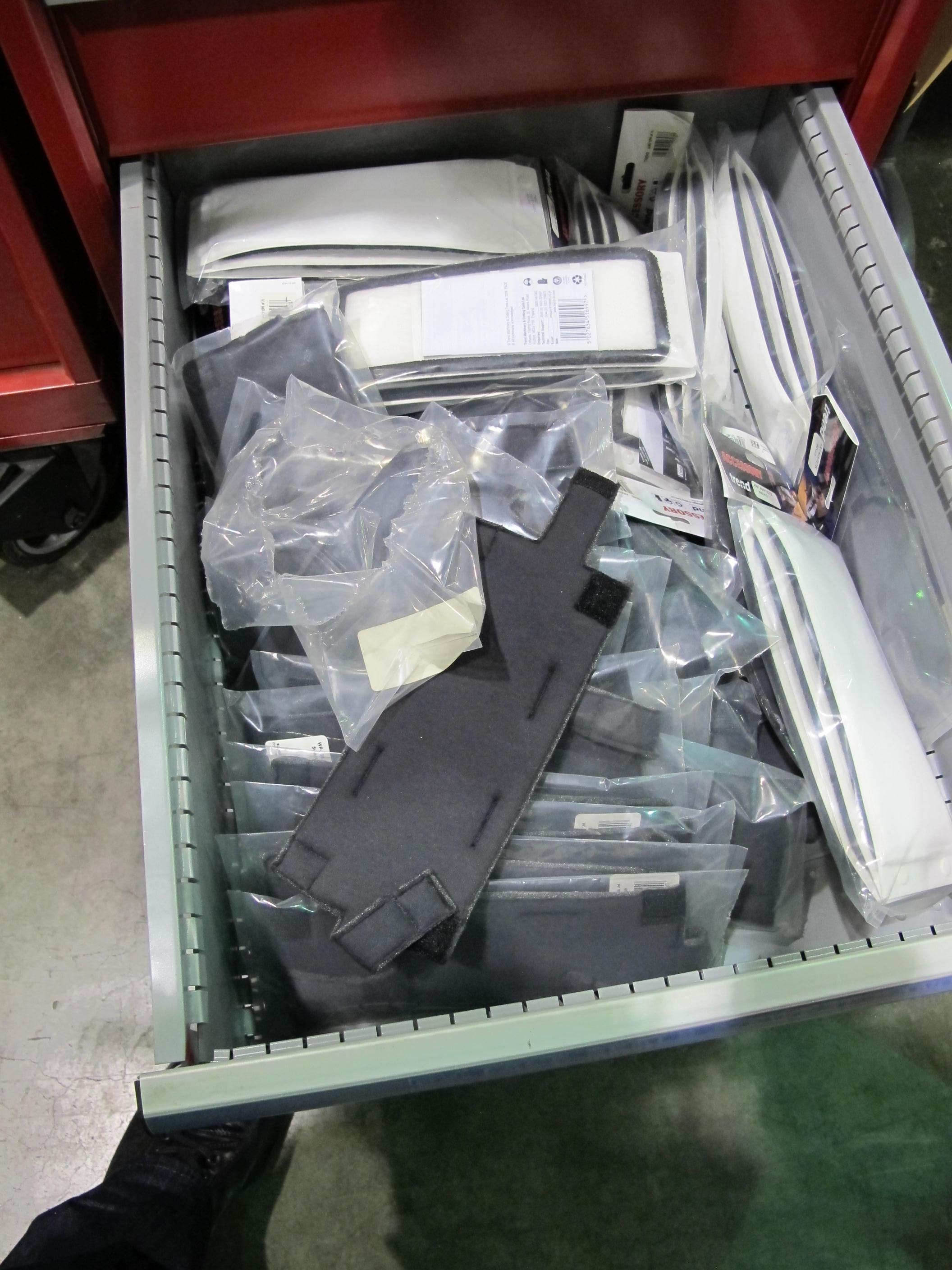 LISTA 5-DRAWER TOOL CABINET W/ CONTENTS (T-10) LOADING & HANDLING FEE $50-87