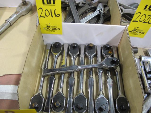 LOT 1/2" SOCKET WRENCHES (G-49) LOADING & HANDLING FEE $10-2016