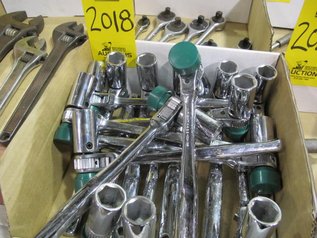 LOT SCAFFOLDING WRENCHES (G-49) LOADING & HANDLING FEE $10-2018