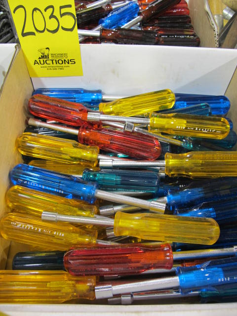 LOT SOCKET WRENCHES (G-49) LOADING & HANDLING FEE $10-2035