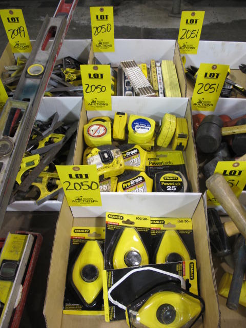 LOT STANLEY CHALK LINE REELS, TAPE MEASURES AND RULERS (G-49) LOADING & HANDLING FEE $10-2050