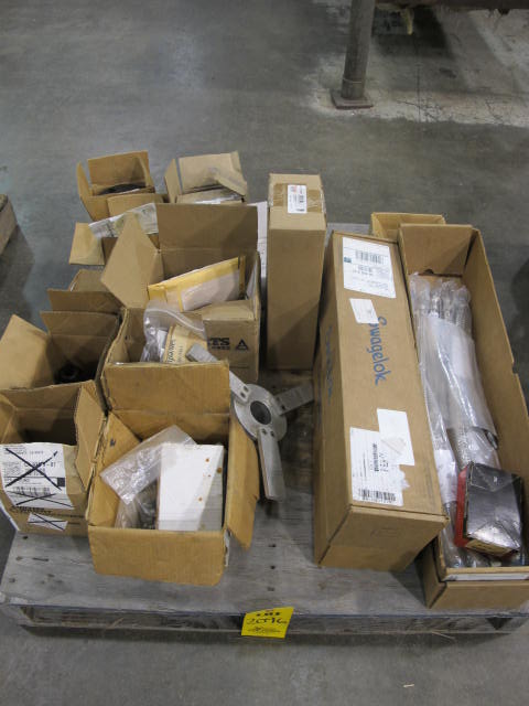 LOT MISC FITTINGS & SWAGELOK HOSES (G-49) LOADING & HANDLING FEE $25-2096