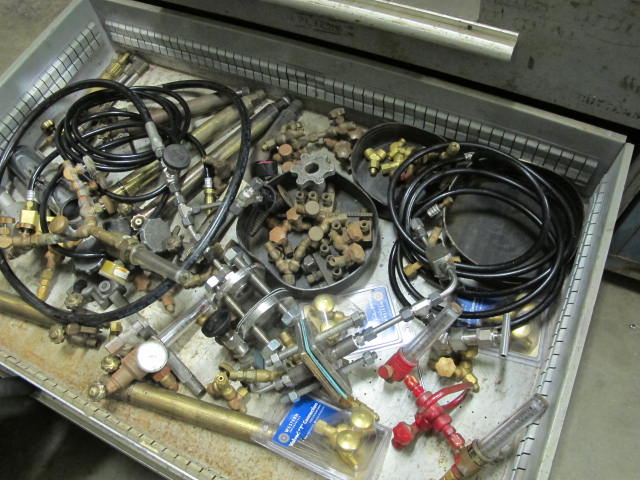 RACK ENGINEERING CO 7-DRAWER INDUSTRIAL PARTS CABINET W/ HOSE, WELDING LEAD AND MISC (G-49) LOADING & HANDLING FEE $50-2151