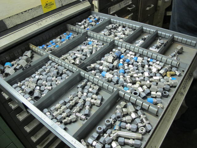 LYON 10-DRAWER INDUSTRIAL PARTS CABINET W/ SS FITTINGS AND MISC (G-49) LOADING & HANDLING FEE $50-2153