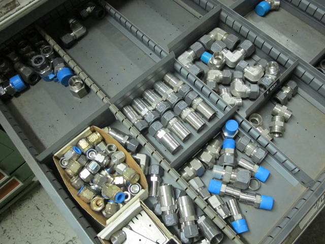 LYON 10-DRAWER INDUSTRIAL PARTS CABINET W/ SS FITTINGS AND MISC (G-49) LOADING & HANDLING FEE $50-2153